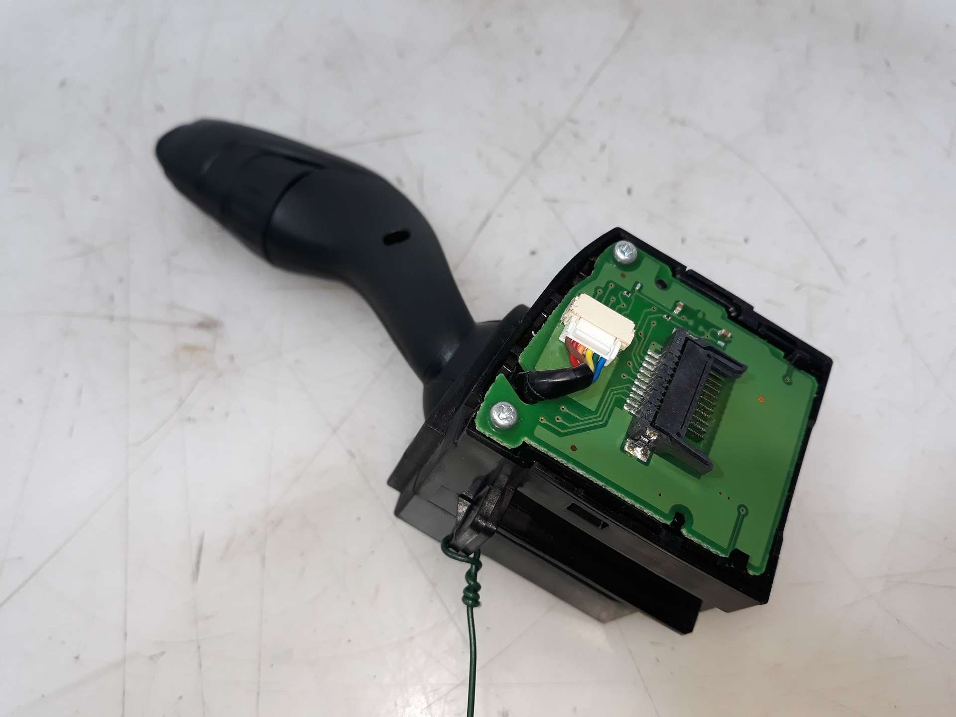 MANDO LIMPIA FORD FOCUS LIM. 2014-2018 (AV6T17A553AE 1542091)