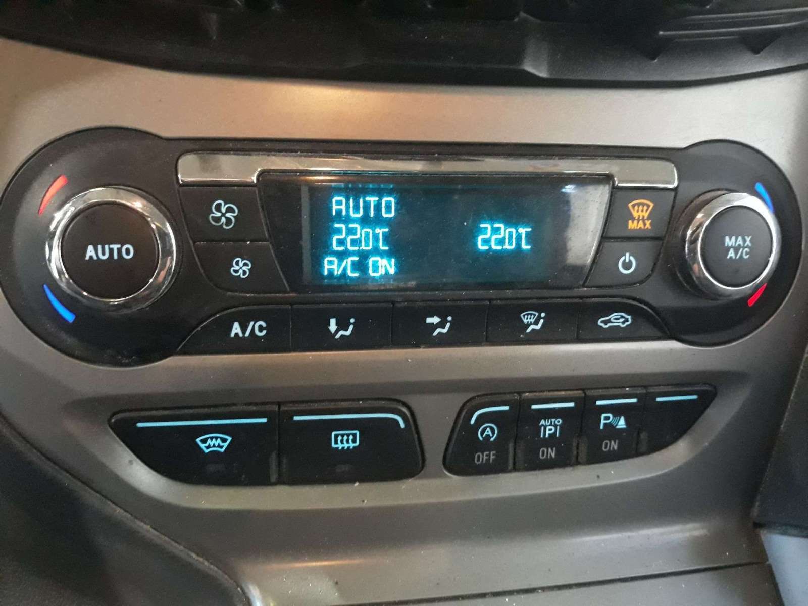 MANDO CLIMATIZADOR FORD FOCUS LIM. 2014-2018 (BM5T18C612CM 1542100)