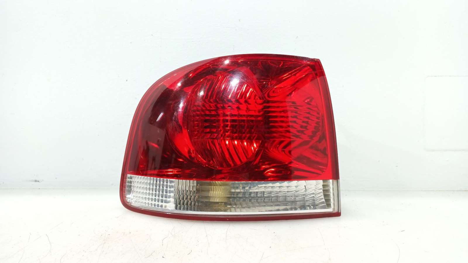 PILOTO TRASERO IZQUIERDO 7L6945095P 7L6945095P 