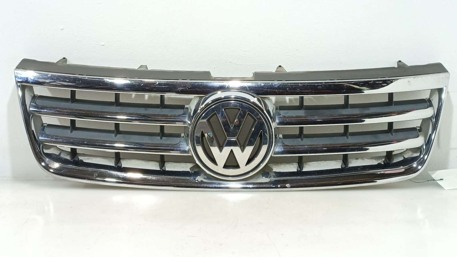 REJILLA DELANTERA 7L6853651A 7L6853651A 