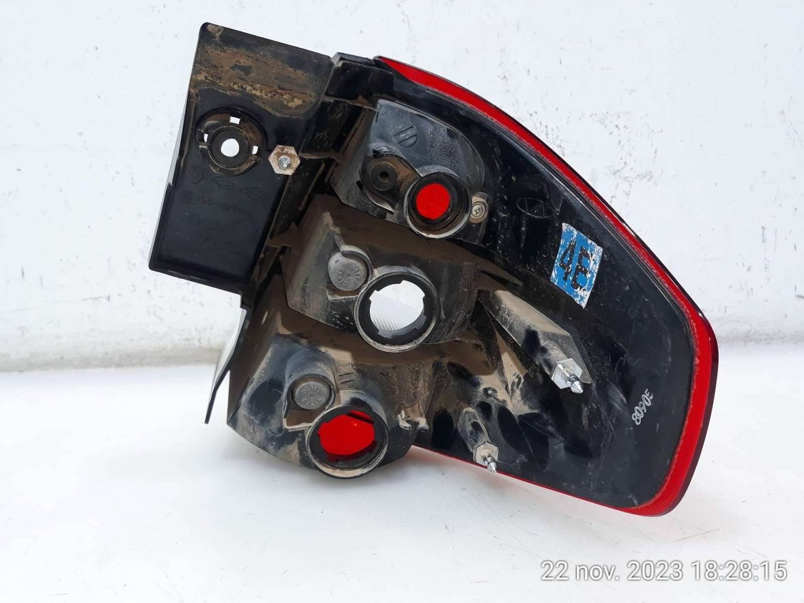 PILOTO TRASERO IZQUIERDO RENAULT KOLEOS 2008-2015 (26555JY00A 1542716)