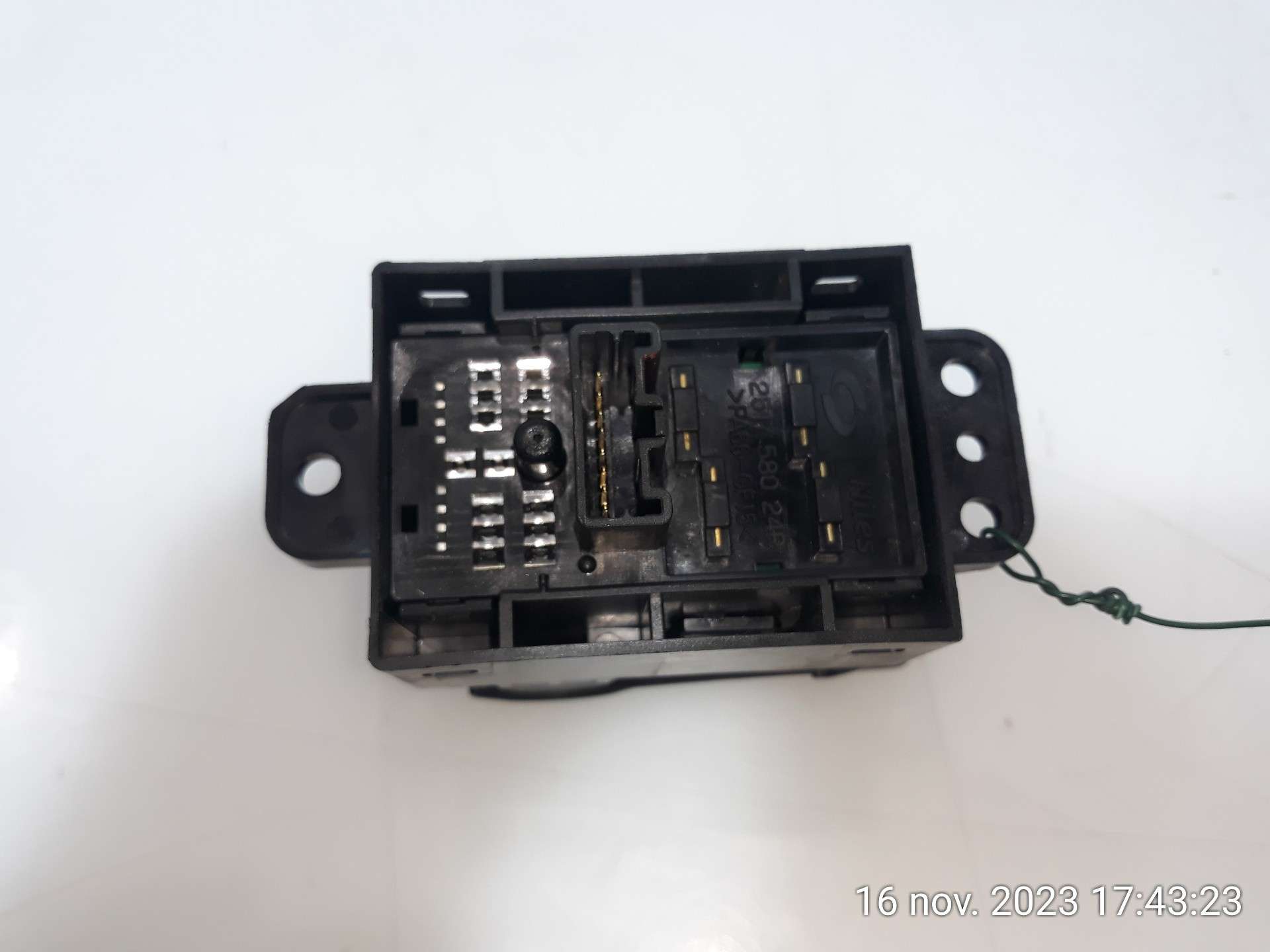 PALANCA FRENO RENAULT KOLEOS 2008-2015 (251758024R 1542718)