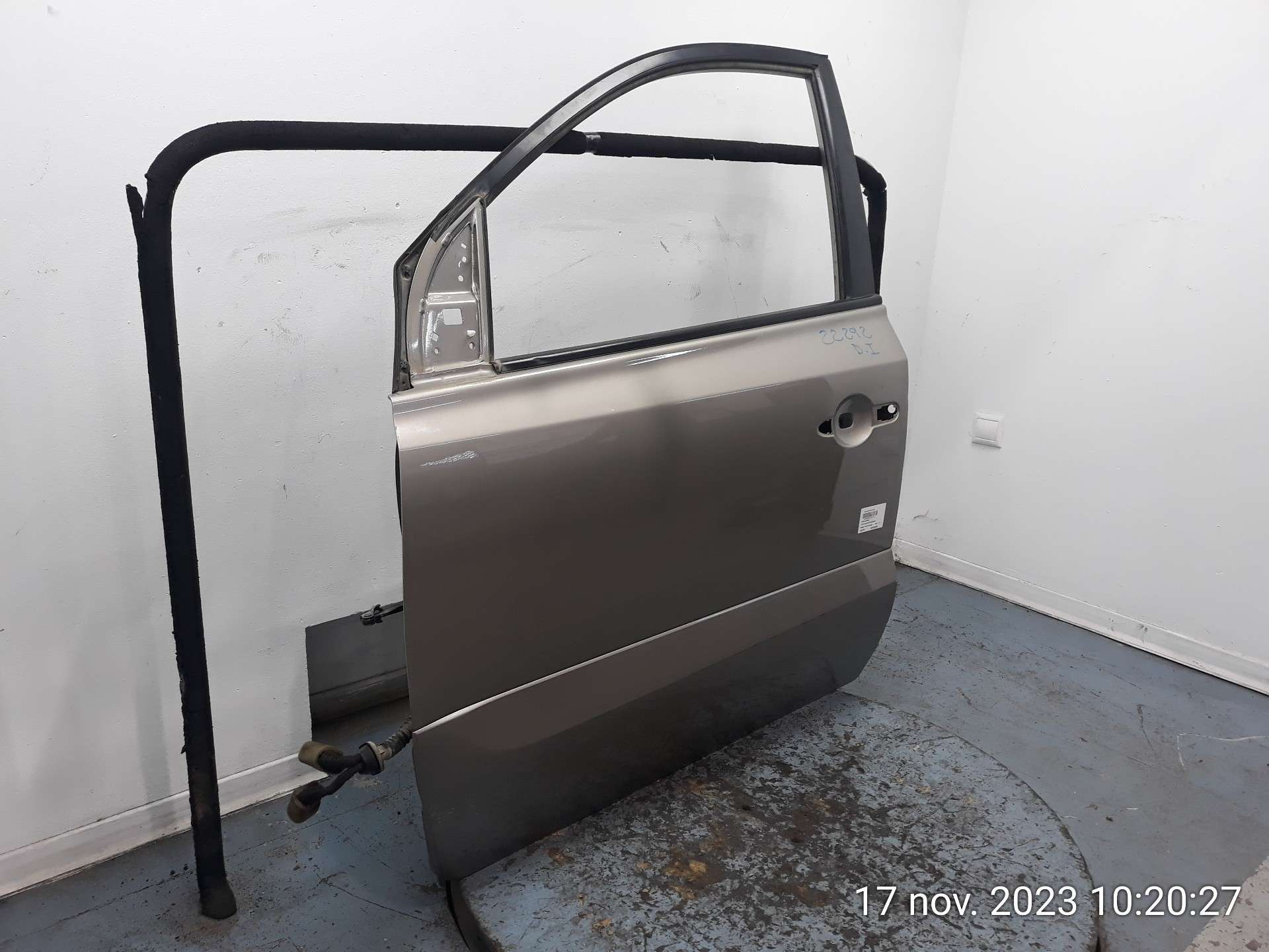 PUERTA DELANTERA IZQUIERDA RENAULT KOLEOS 2008-2015 (801010029R 1542722)