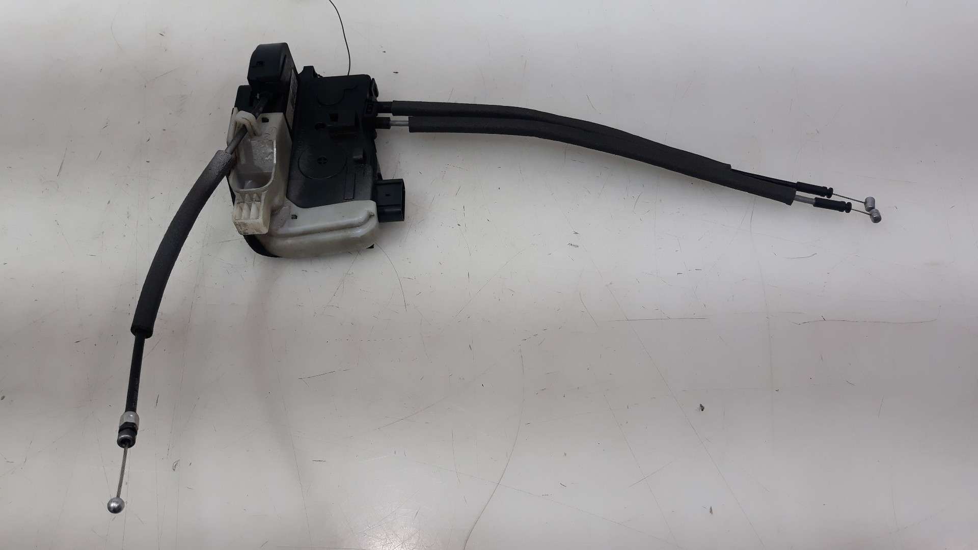 CERRADURA PUERTA DELANTERA IZQUIERDA HYUNDAI ix35 (LM, EL, ELH) 2009- (813102Y000 1581977)