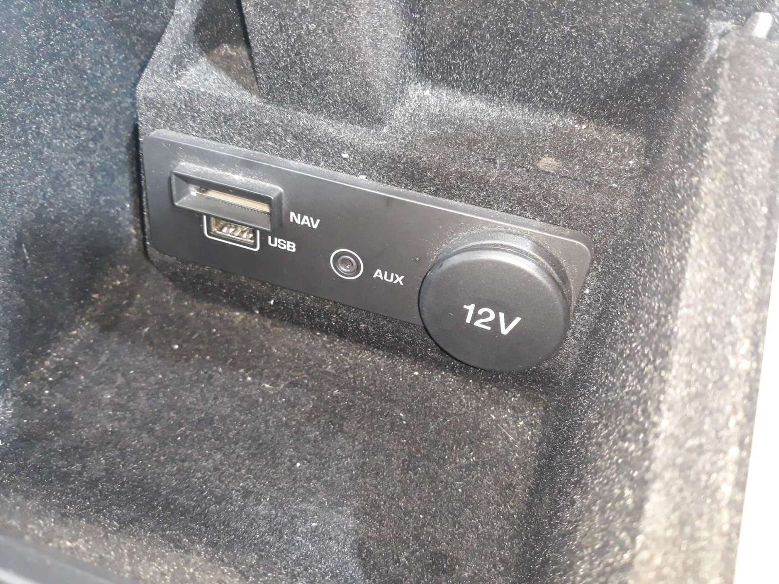 CONSOLA CENTRAL SALPICADERO LAND ROVER EVOQUE 2011-2018 (LR047943 1543360)