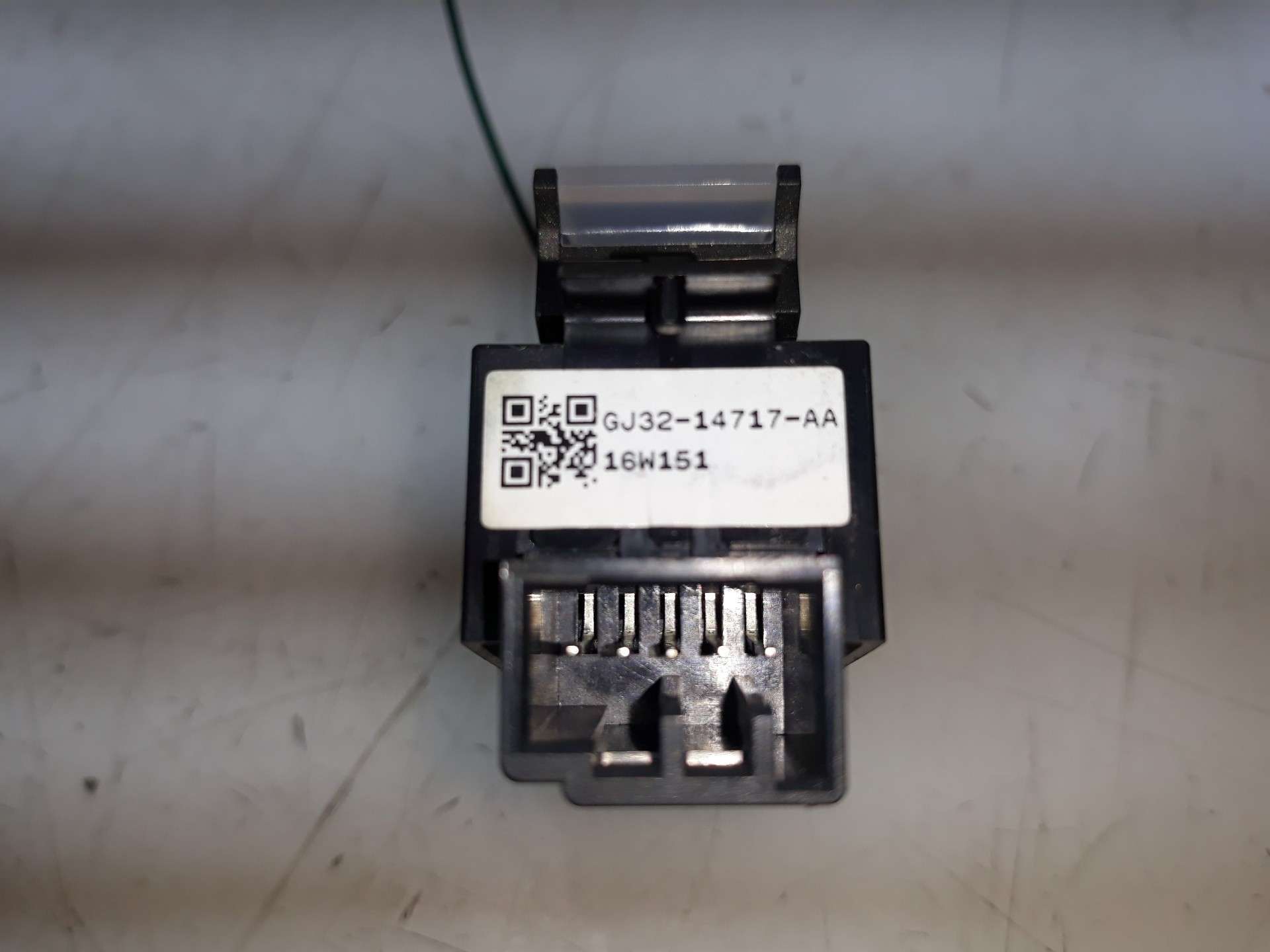 MANDO ELEVALUNAS DELANTERO DERECHO LAND ROVER EVOQUE 2011-2018 (GJ3214717AA 1543388)