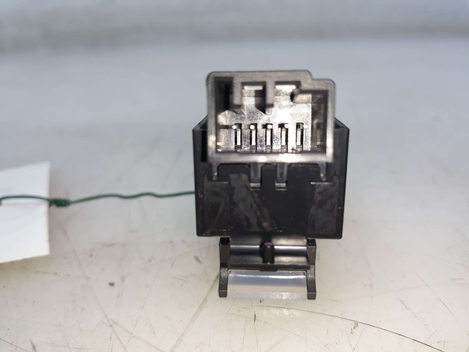 MANDO ELEVALUNAS TRASERO IZQUIERDO LAND ROVER EVOQUE 2011-2018 (GJ3214717AA 1543391)