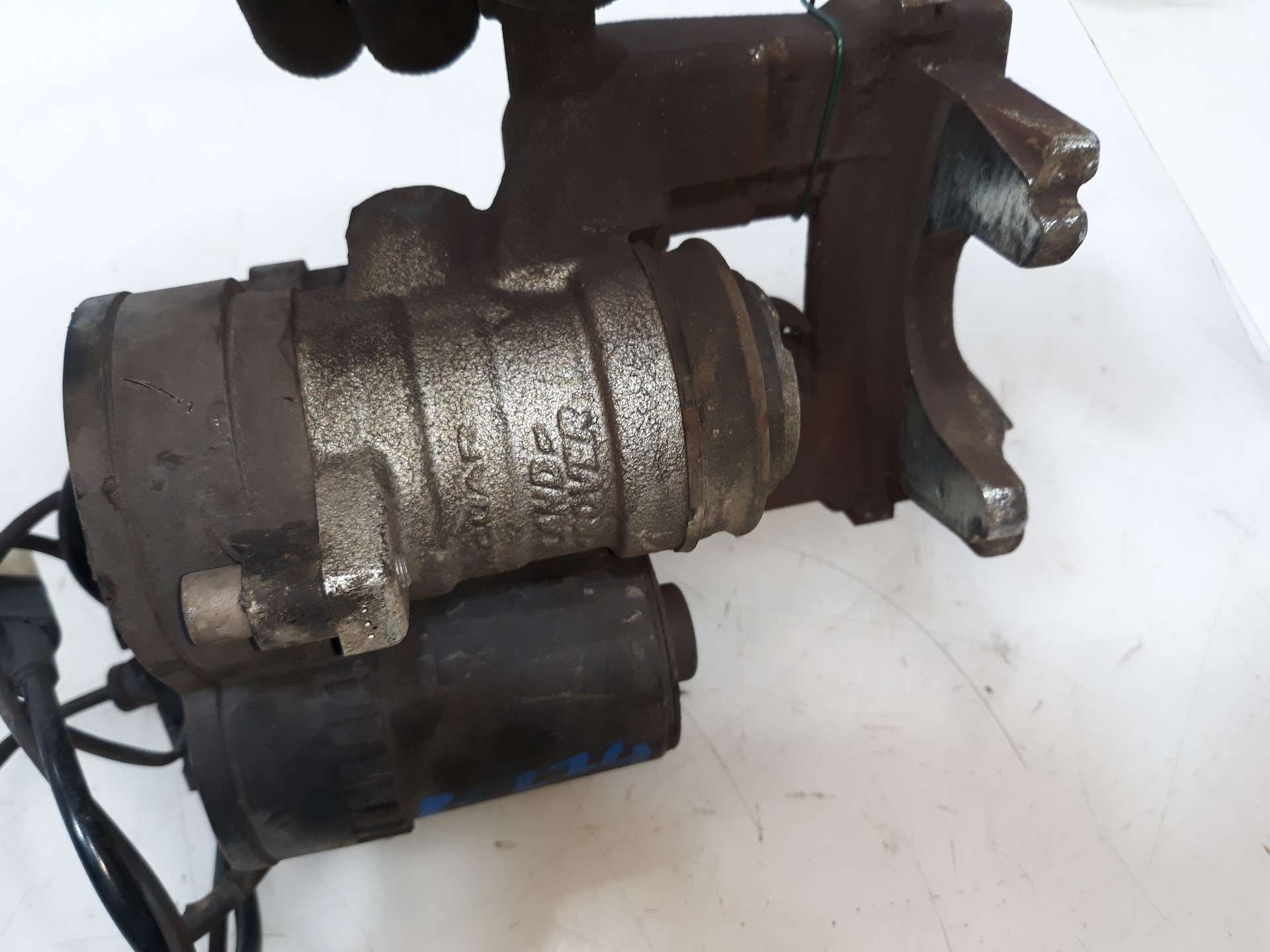 PINZA FRENO TRASERA DERECHA LAND ROVER EVOQUE 2011-2018 (GJ322K327BD 1543415)