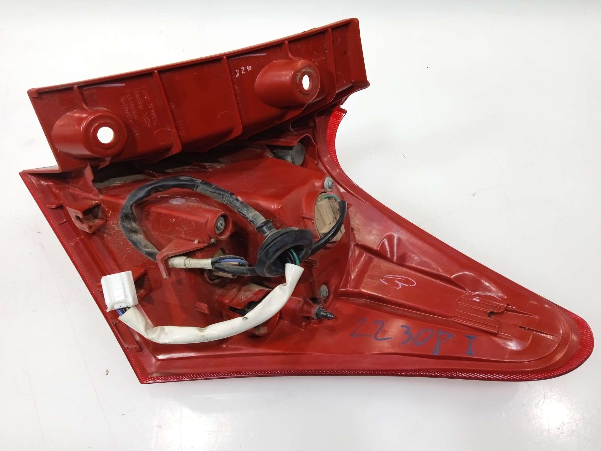 PILOTO TRASERO IZQUIERDO TOYOTA AURIS 2012-2019 (8156102740 1544761)