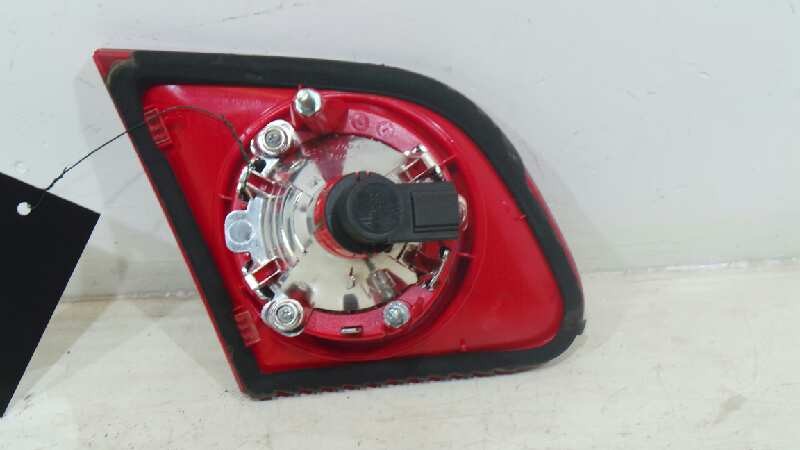 PILOTO TRASERO DERECHO INTERIOR VOLKSWAGEN PASSAT BERLINA (3C2) 2005-2010 (3C5945094E 832561)