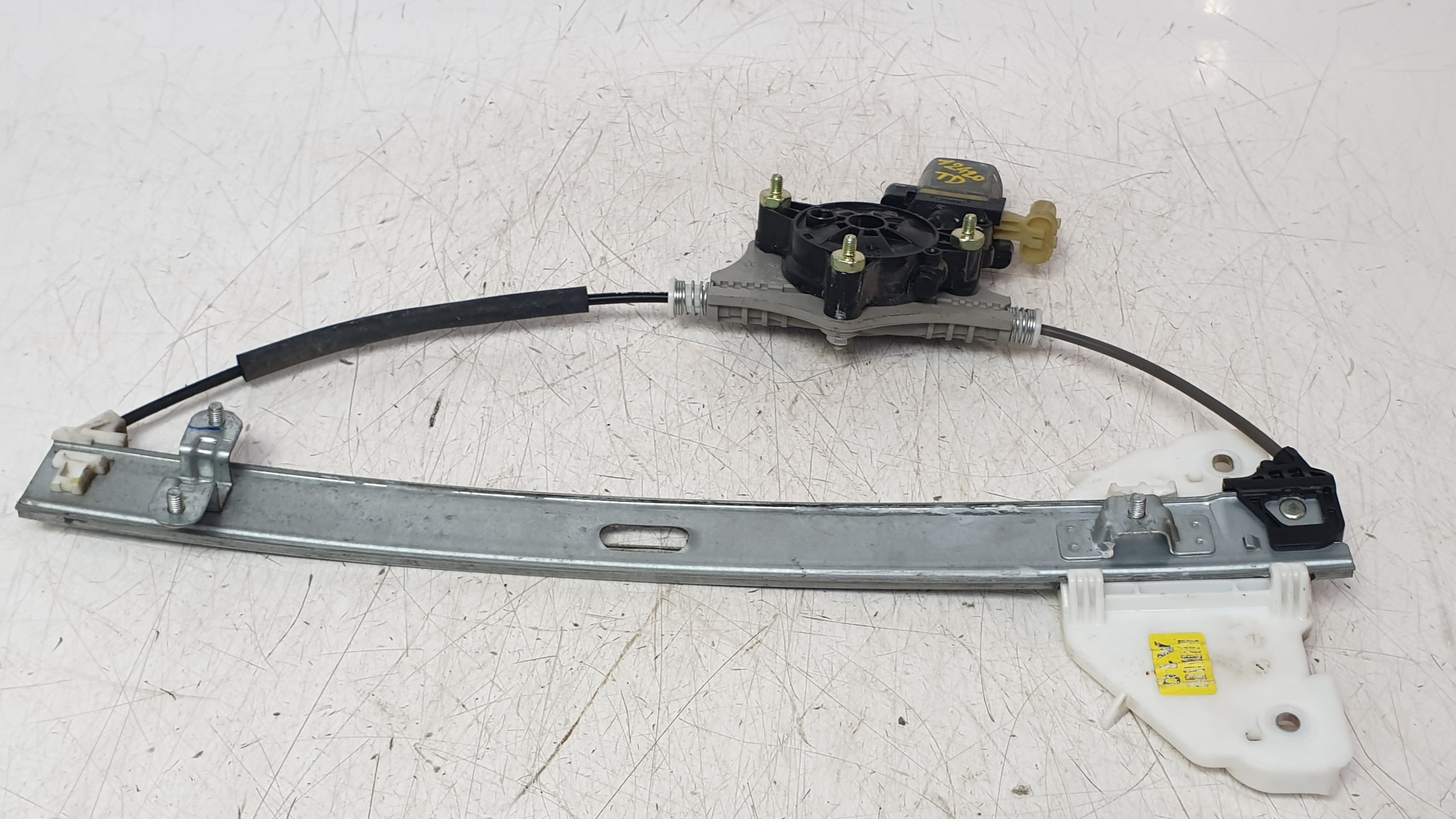 ELEVALUNAS TRASERO DERECHO 83402H8000 