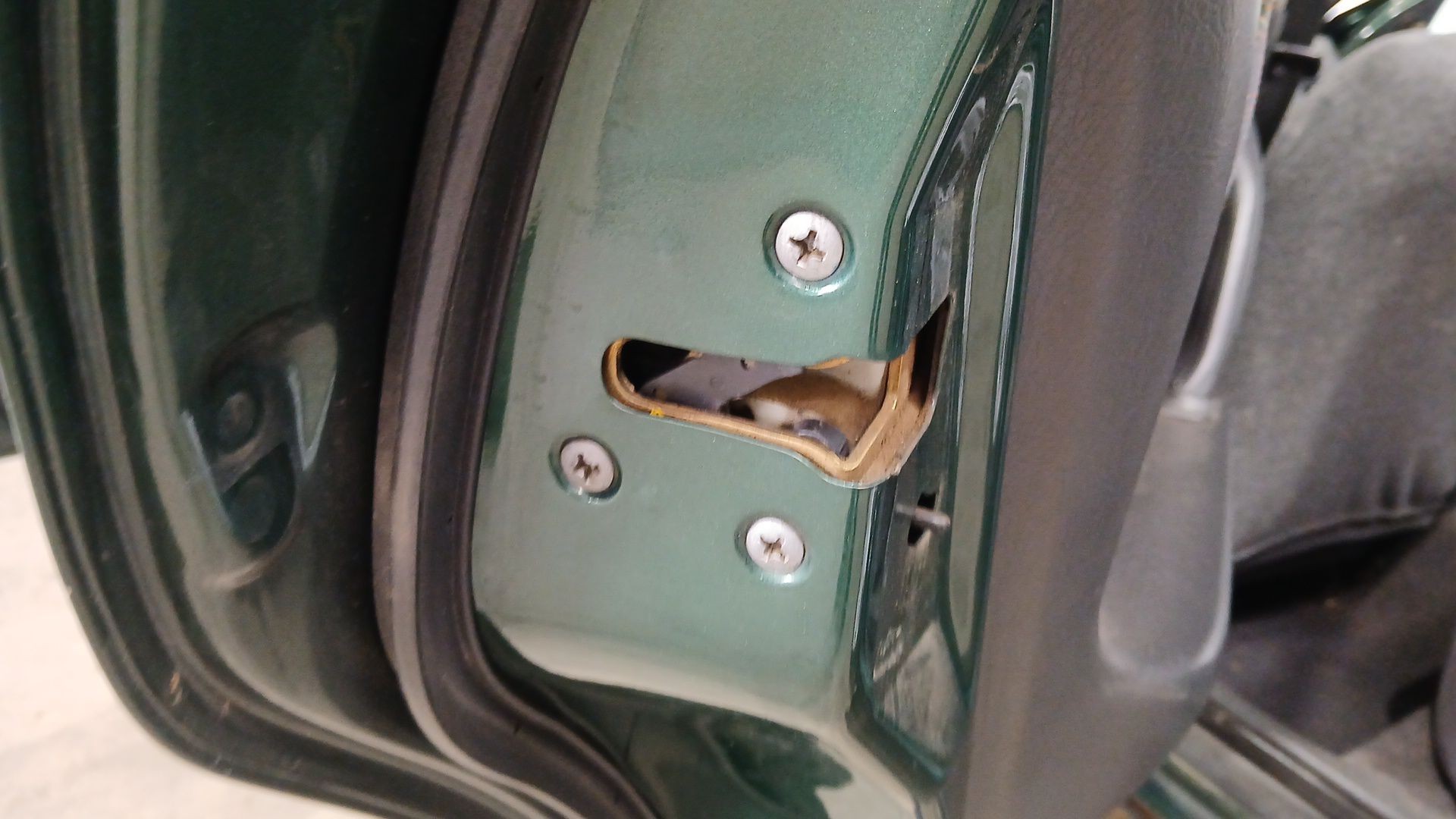 CERRADURA PUERTA TRASERA IZQUIERDA NISSAN PRIMERA Hatchback (P11) 1996-2002 (825032F000 1780449)