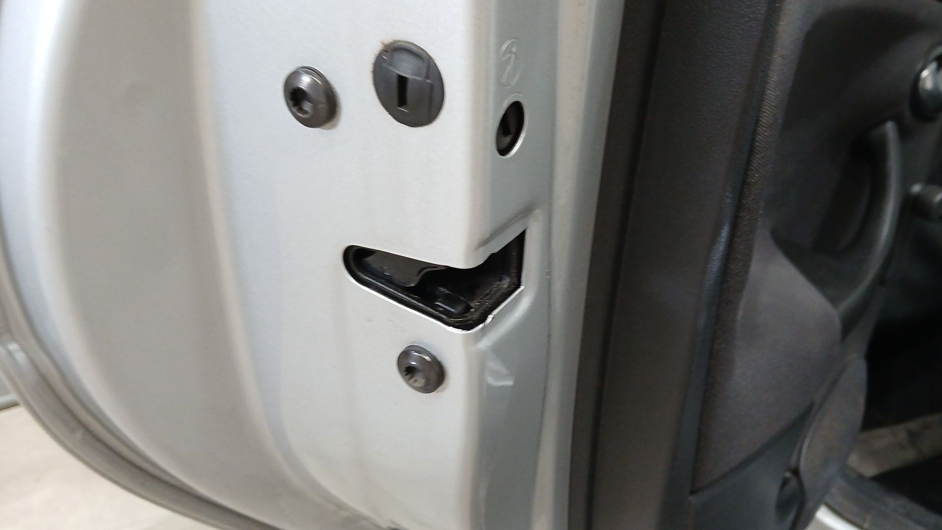 CERRADURA PUERTA TRASERA IZQUIERDA SEAT ALTEA XL (5P5, 5P8) 2006- (1P0839015E 1781273)