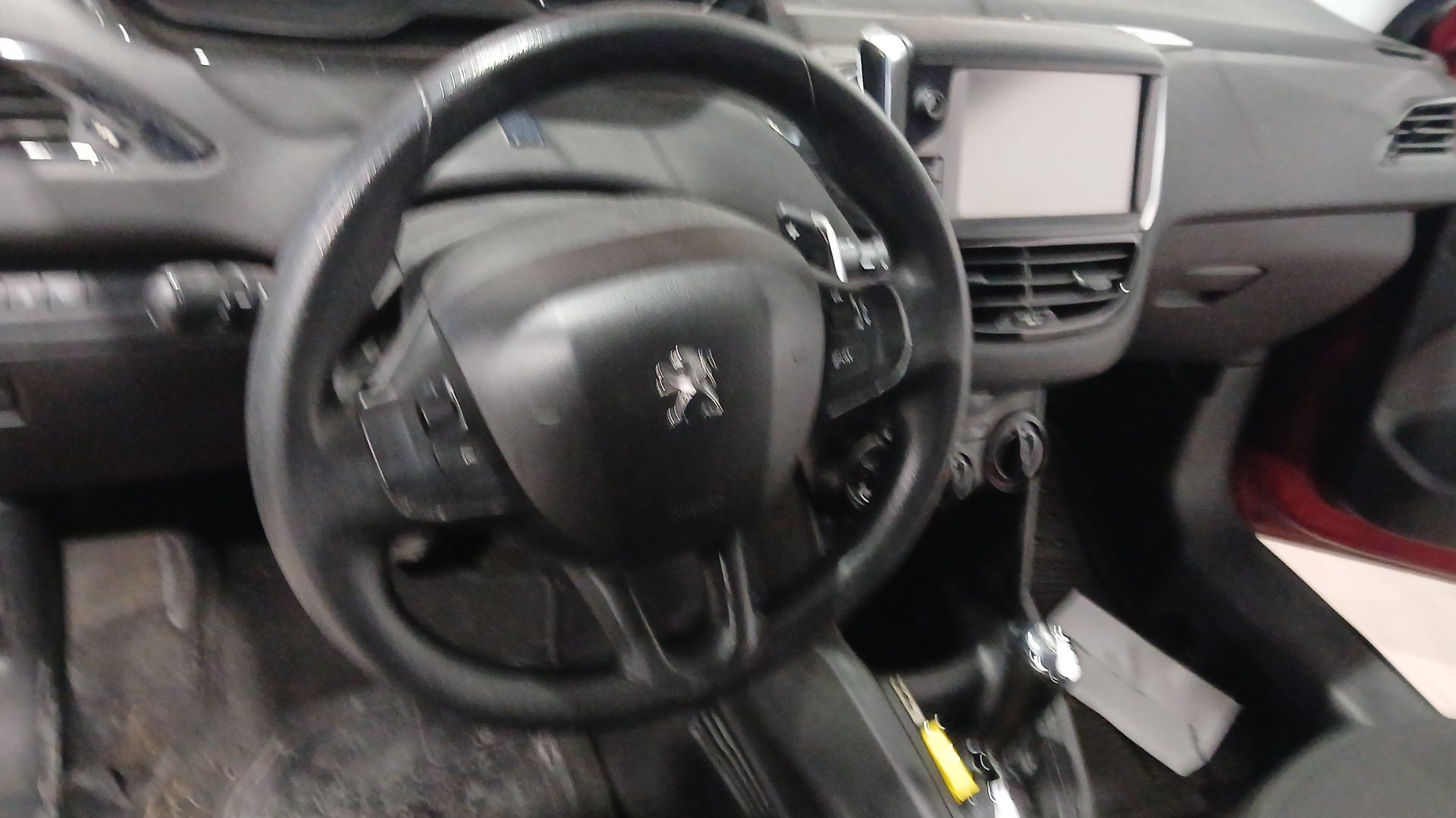 VOLANTE PEUGEOT 208 I (CA_, CC_) 2012- (96739503ZD 1780673)