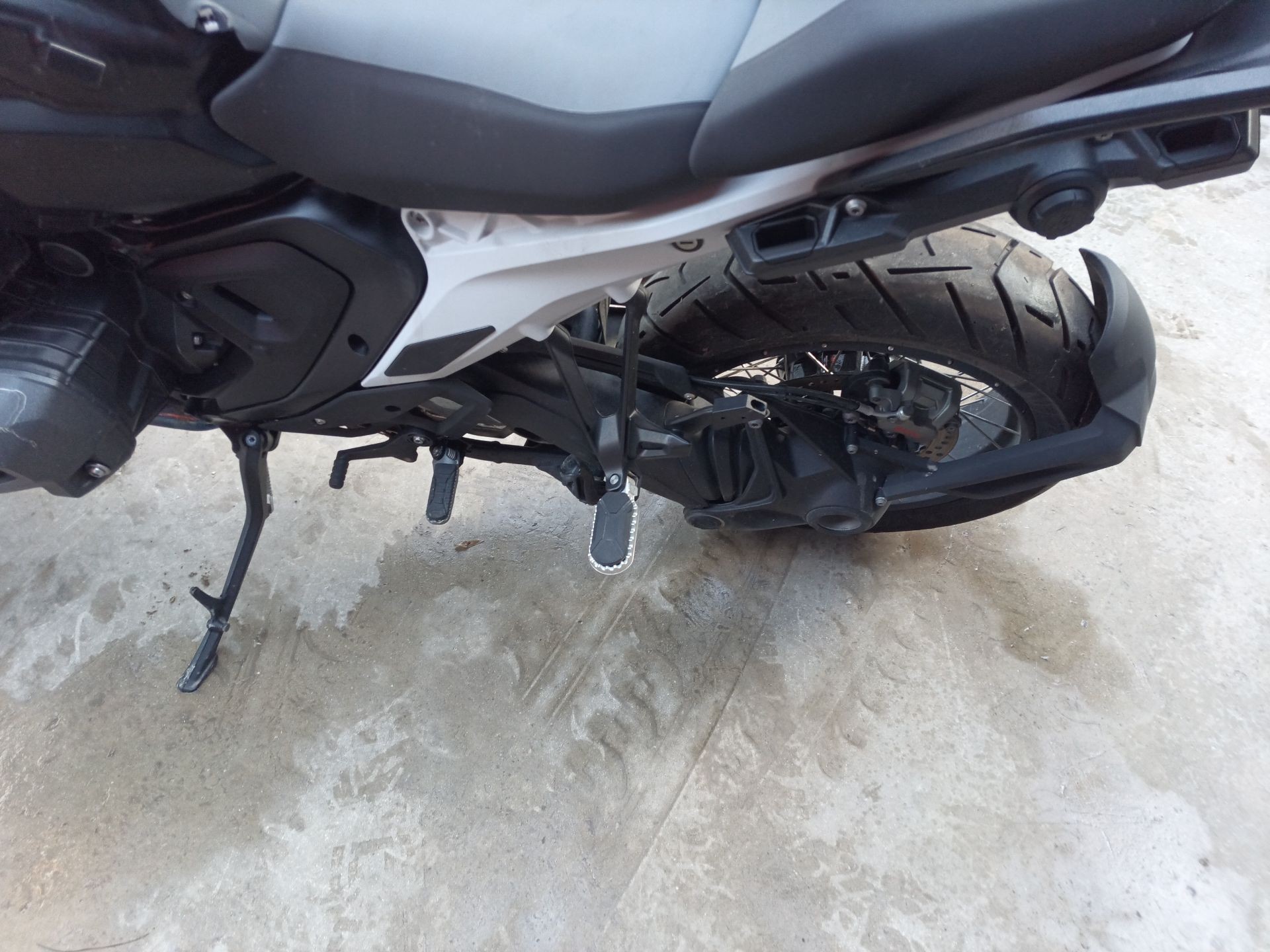 ESTRIBO LATERAL 46717923218 