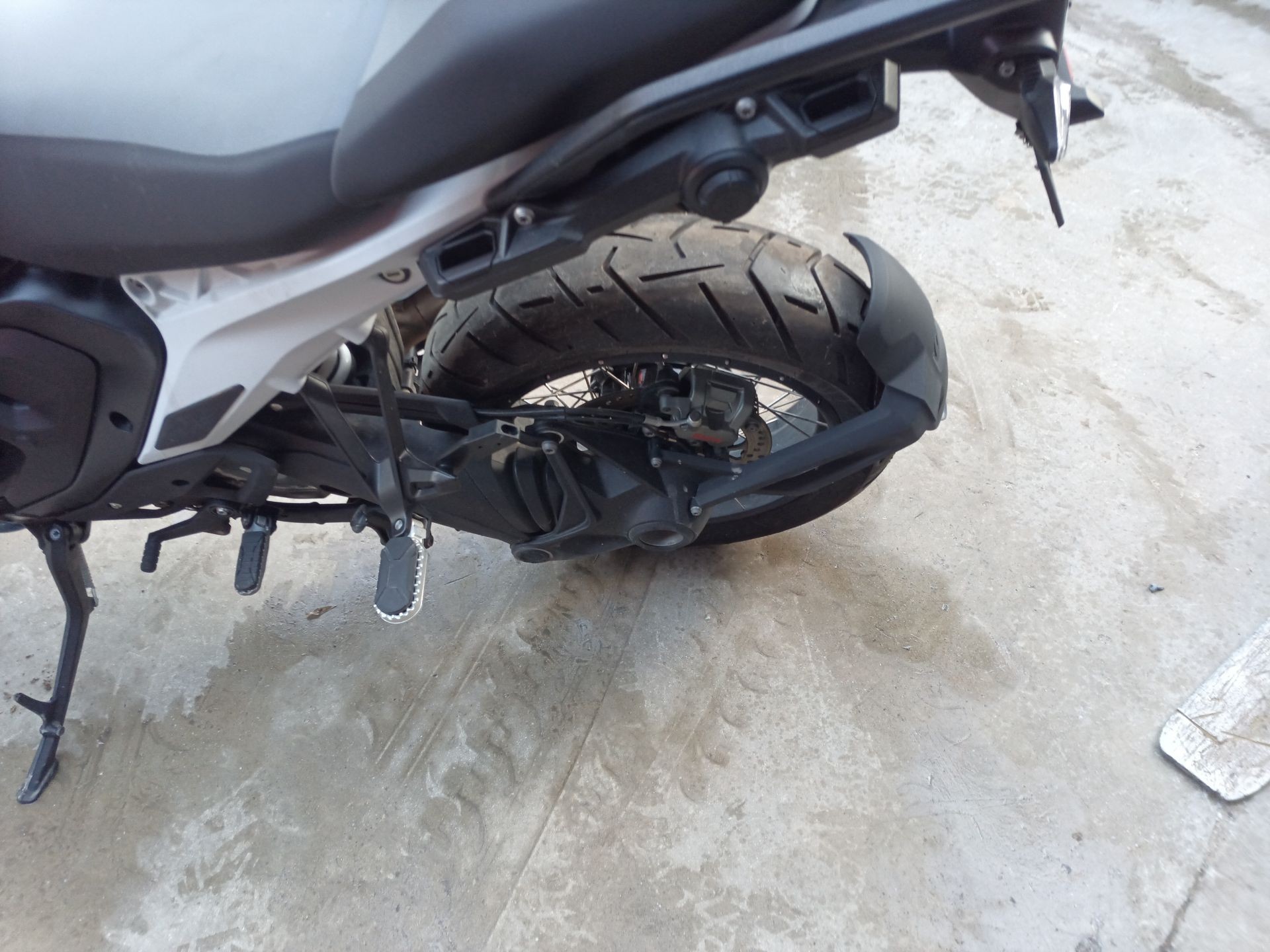 LLANTA BMW R 1300 GS - (36317923195 1518207)
