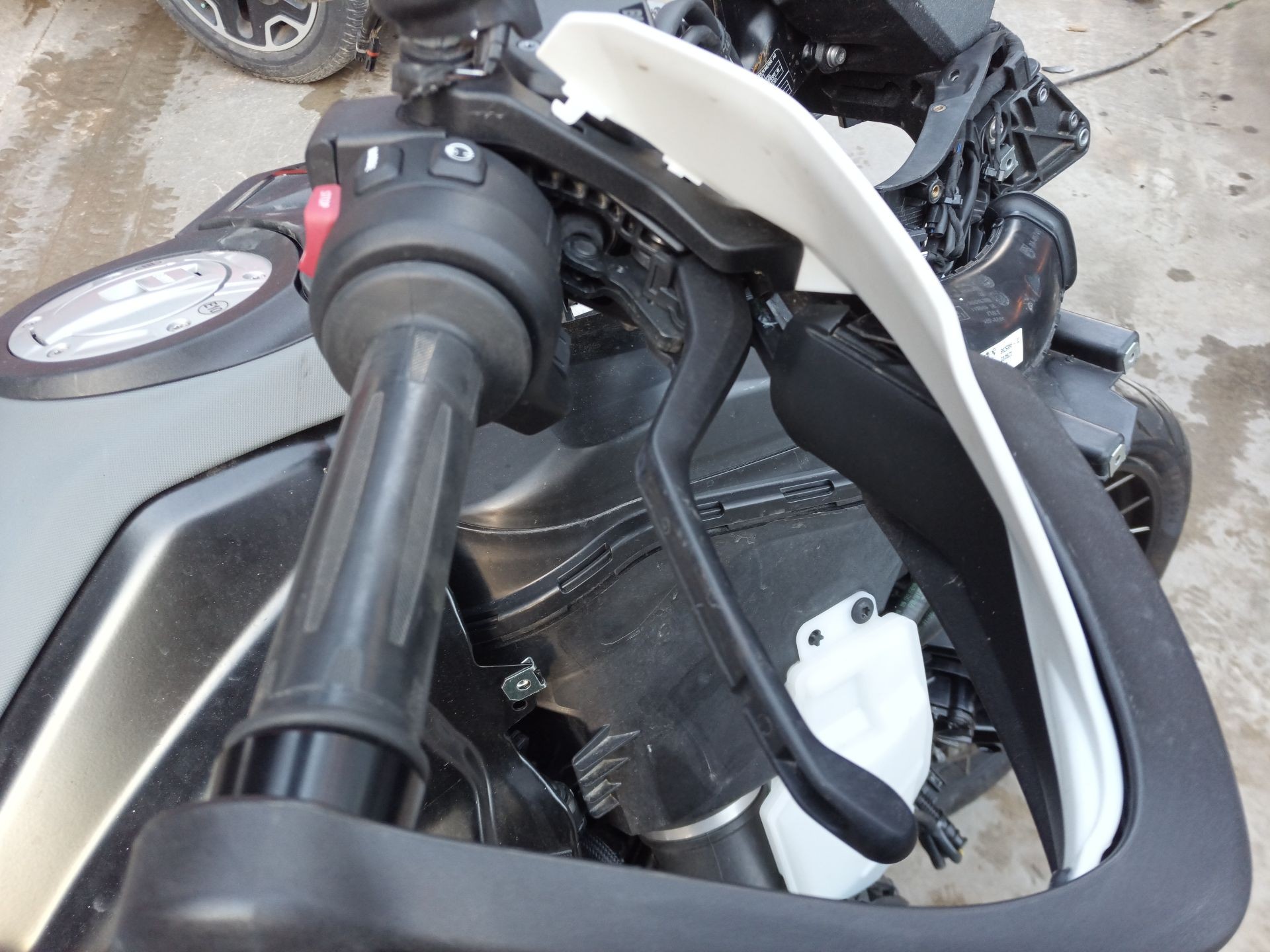 MANETA EXTERIOR DELANTERA IZQUIERDA BMW R 1300 GS - (32725A76191 1518209)