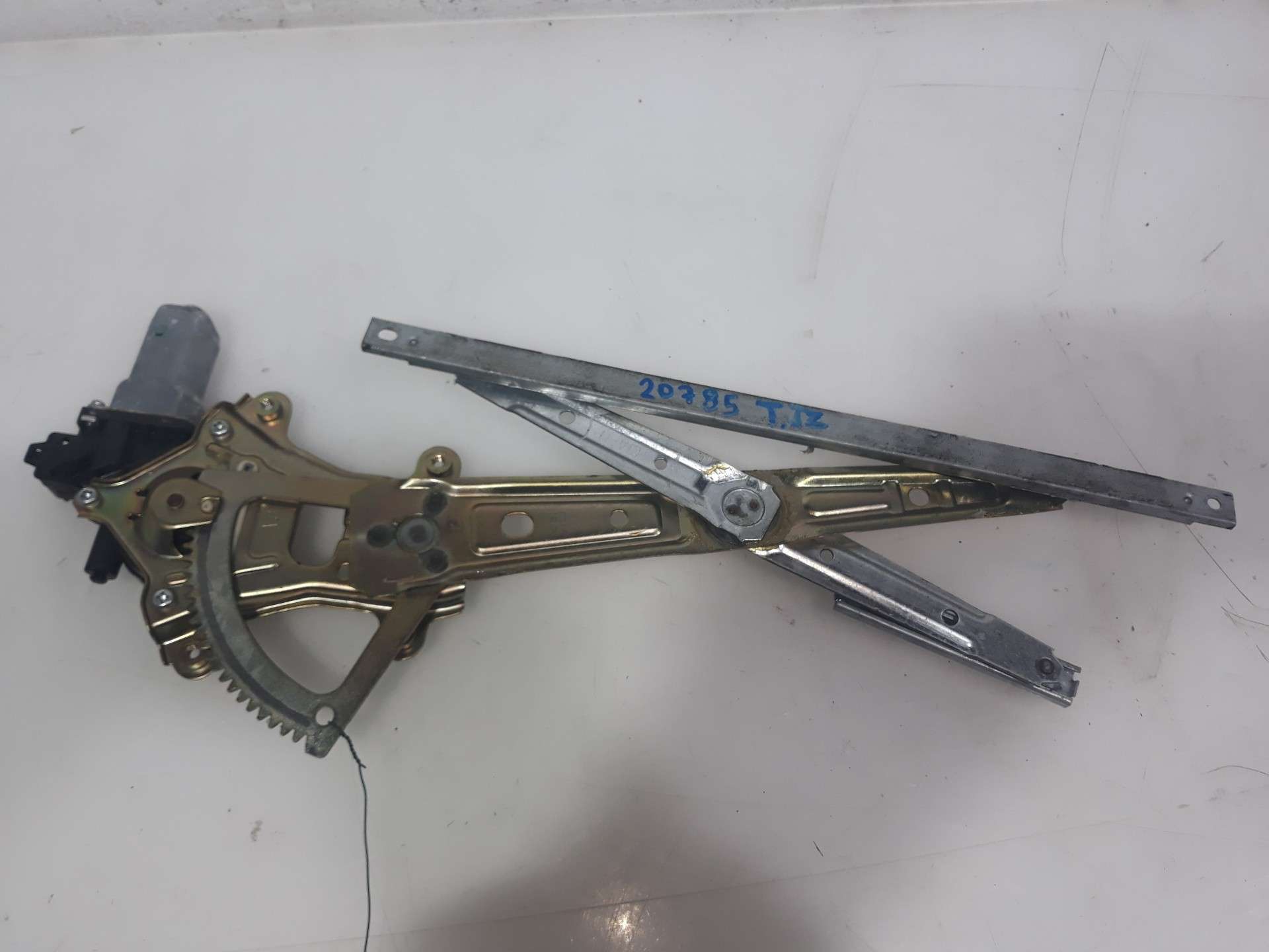 ELEVALUNAS TRASERO IZQUIERDO SUBARU TRIBECA B9 2006-2011 (62222XA01A9E 1315618)