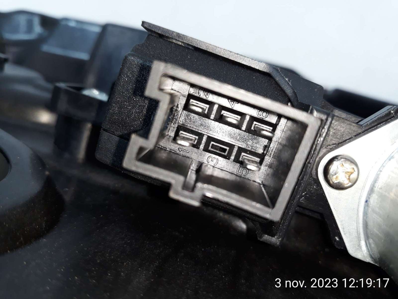 ELEVALUNAS TRASERO IZQUIERDO MERCEDES-BENZ CLASE GLA (X156) 2013- (1767303800 1547003)