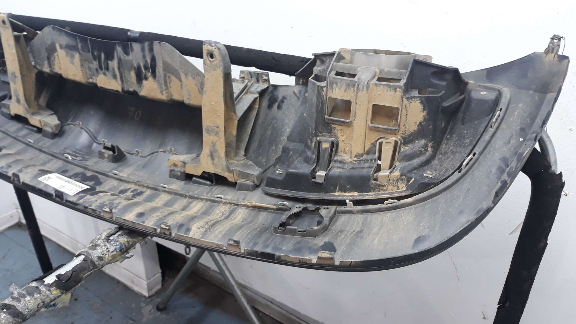 MOLDURAS TRASERAS MERCEDES-BENZ CLASE GLA (X156) 2013- (A1568854501 1547012)