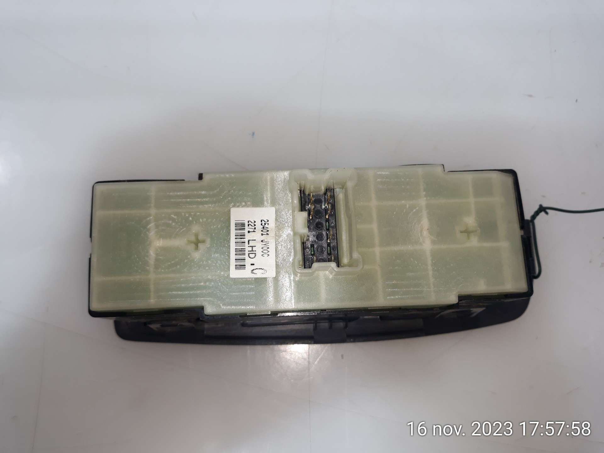 MANDO ELEVALUNAS DELANTERO IZQUIERDO RENAULT KOLEOS 2008-2015 (25401JY00C 1549262)