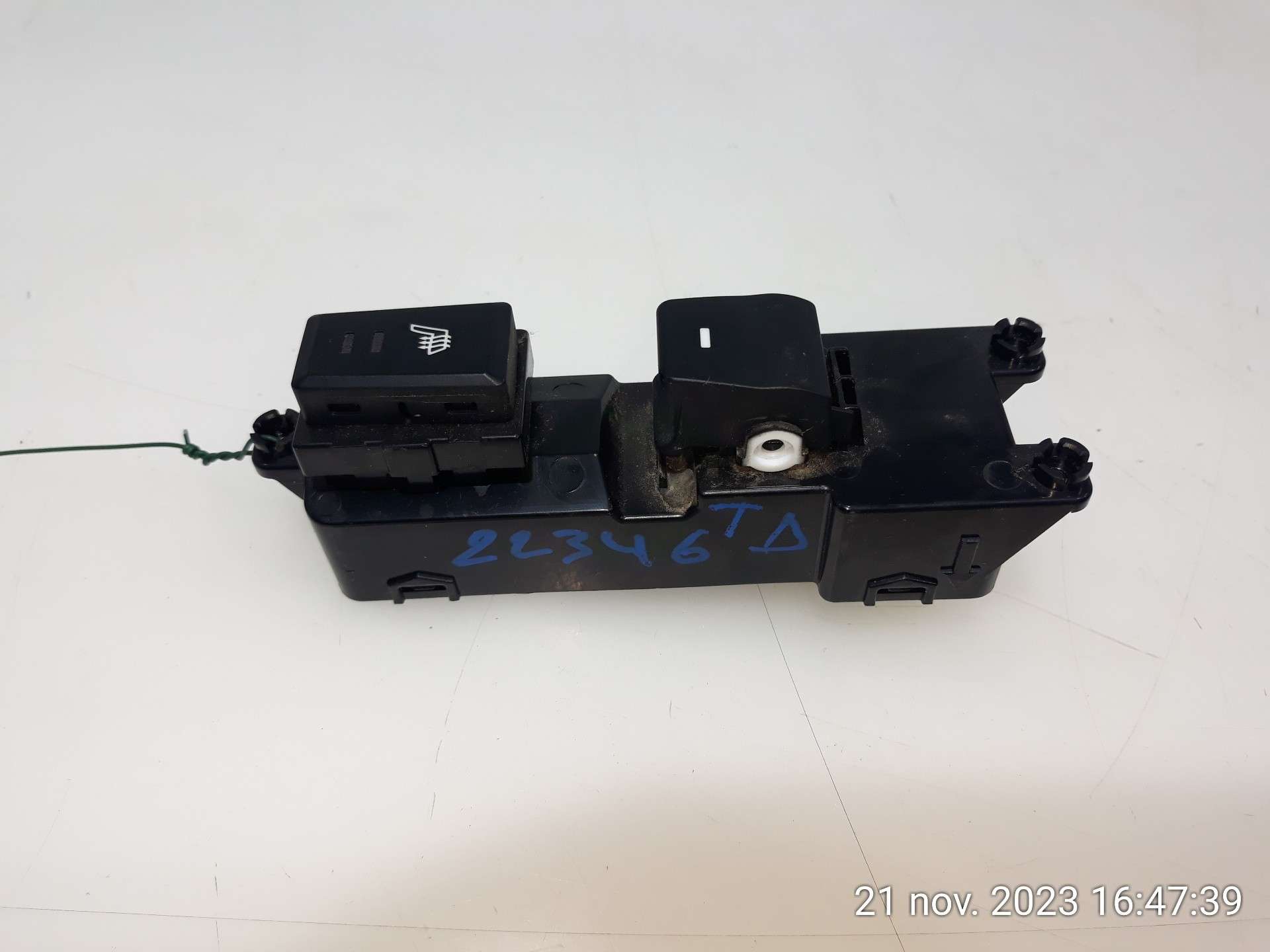 MANDO ELEVALUNAS TRASERO IZQUIERDO HYUNDAI TUCSON (TL, TLE) 2015- (93580D3021 1549699)