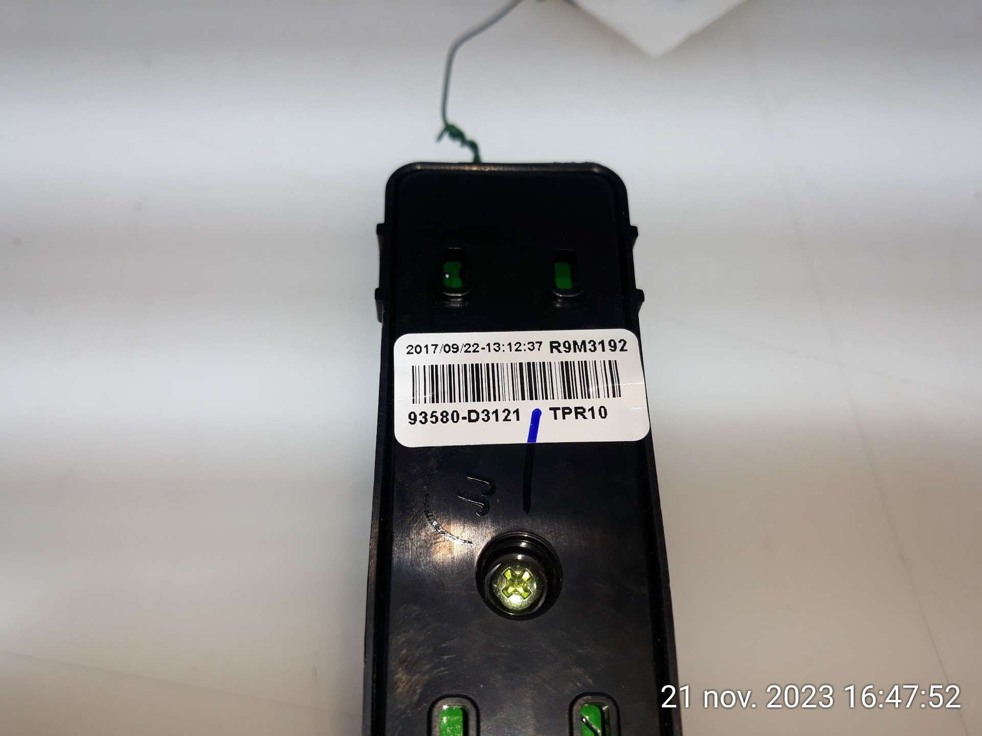 MANDO ELEVALUNAS TRASERO IZQUIERDO HYUNDAI TUCSON (TL, TLE) 2015- (93580D3021 1549699)