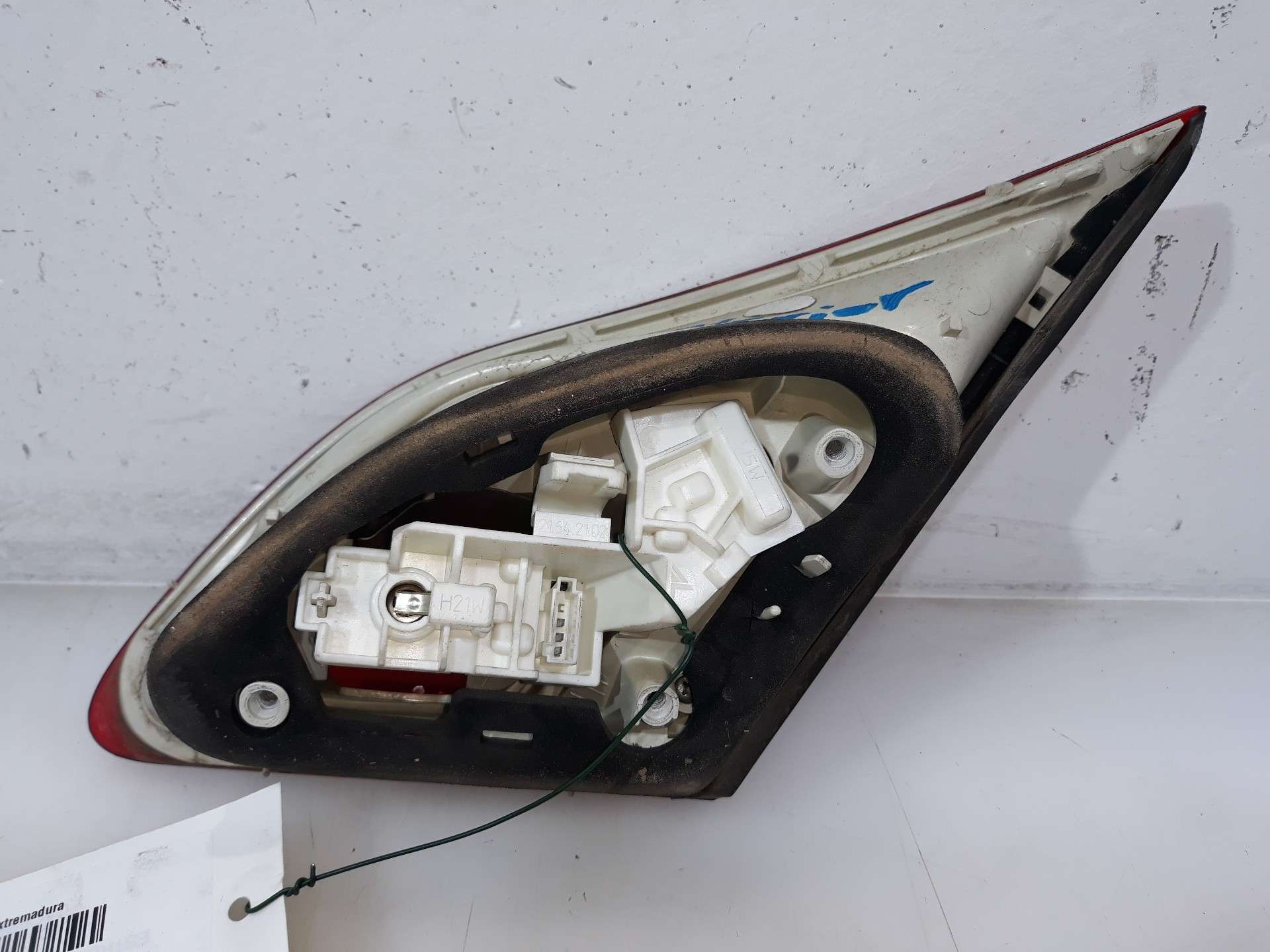 PILOTO TRASERO IZQUIERDO INTERIOR OPEL ASTRA J LIM. 2009-2015 (13306455 1549800)