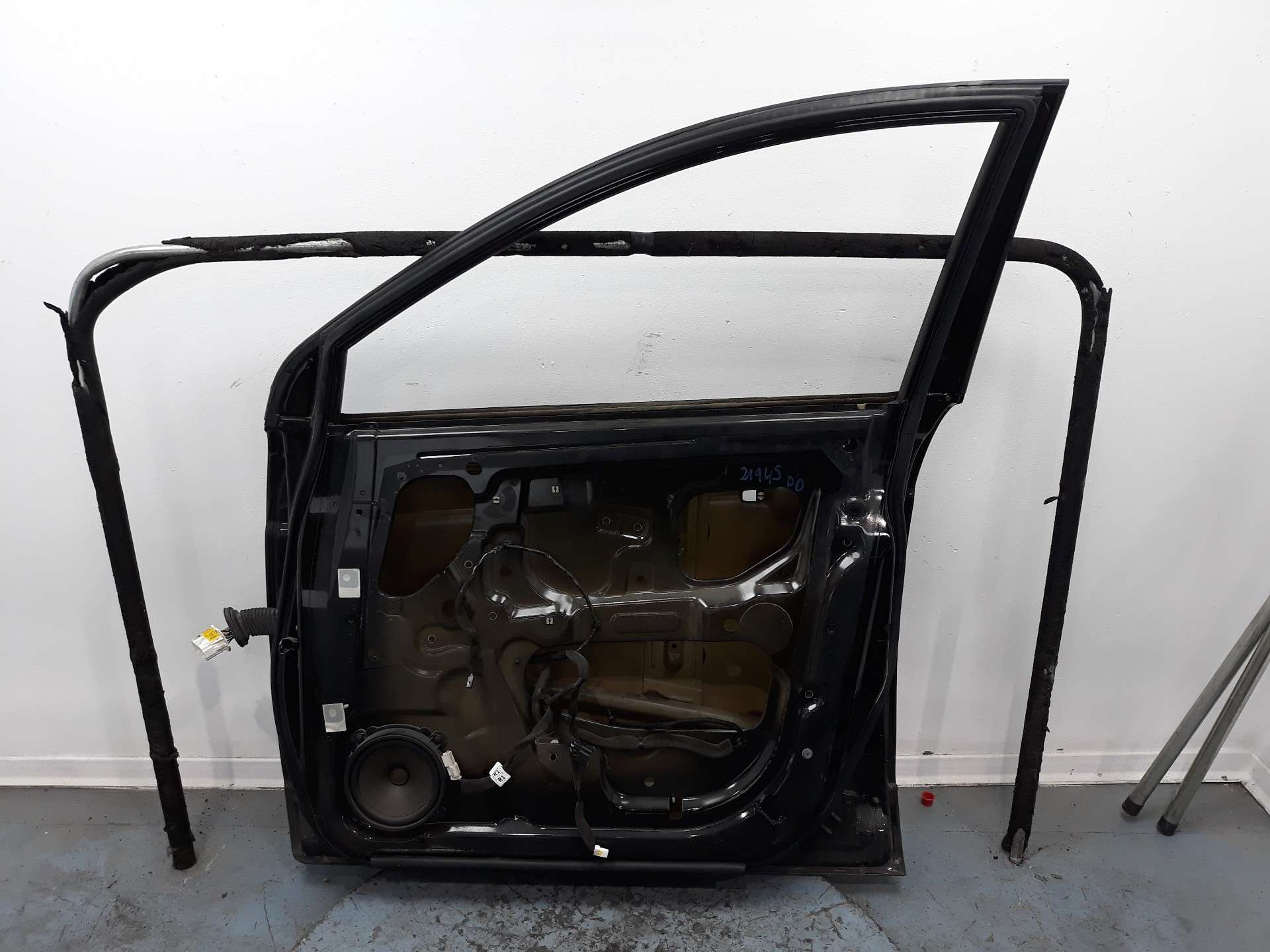 PUERTA DELANTERA DERECHA CHEVROLET CAPTIVA 2006-2016 (42352070 1501930)