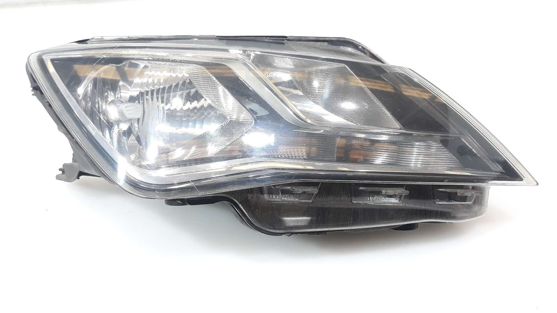 FARO DERECHO SEAT TOLEDO (KG3) 2012- (6JB941016 1611665)