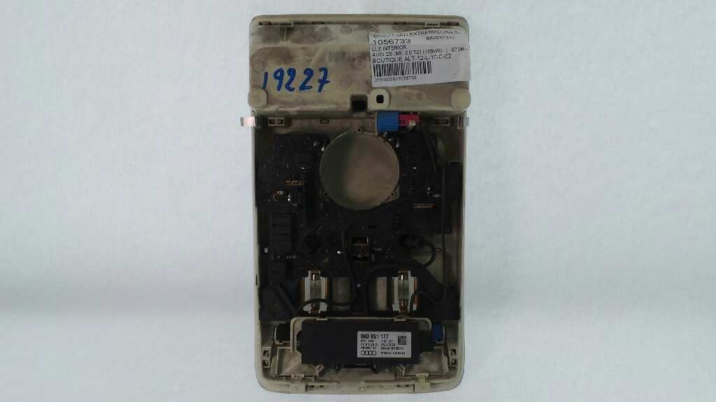 LUZ INTERIOR AUDI Q5 (8R) 2008-2016 (8K0951177 1056733)