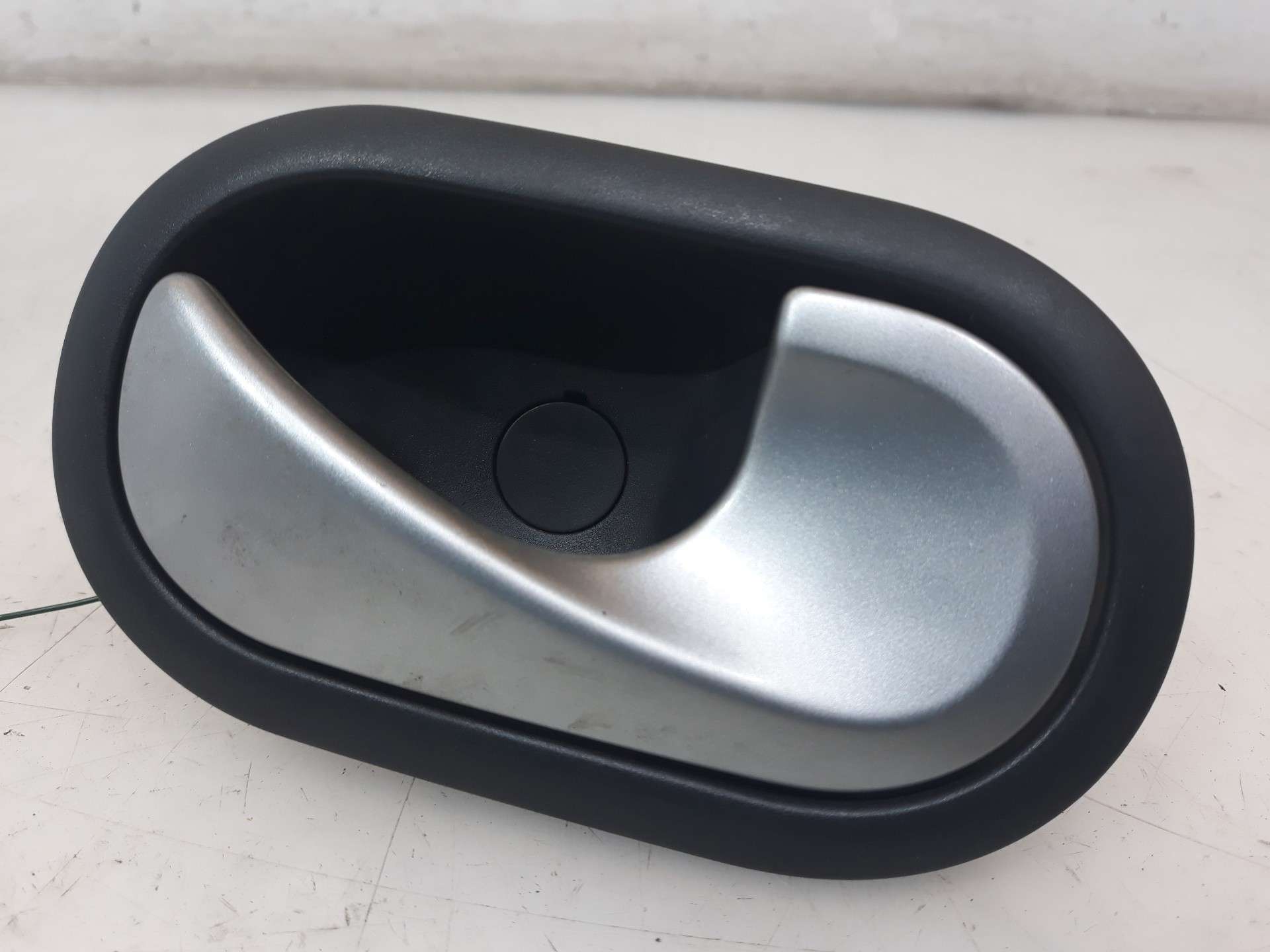 MANETA INTERIOR DELANTERA DERECHA RENAULT CLIO III 2005-2016 (8200730863 1303918)