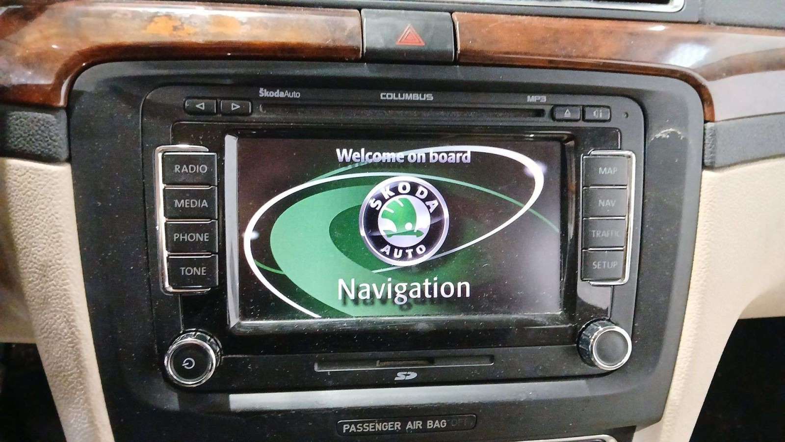 PANTALLA MULTIFUNCION SKODA SUPERB II (3T4) 2008-2015 (3T00356801QB 1705797)