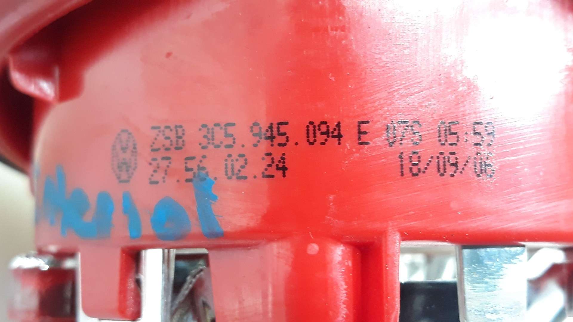 PILOTO TRASERO IZQUIERDO INTERIOR VOLKSWAGEN PASSAT BERLINA (3C2) 2005-2010 (3C5945094E 1612601)