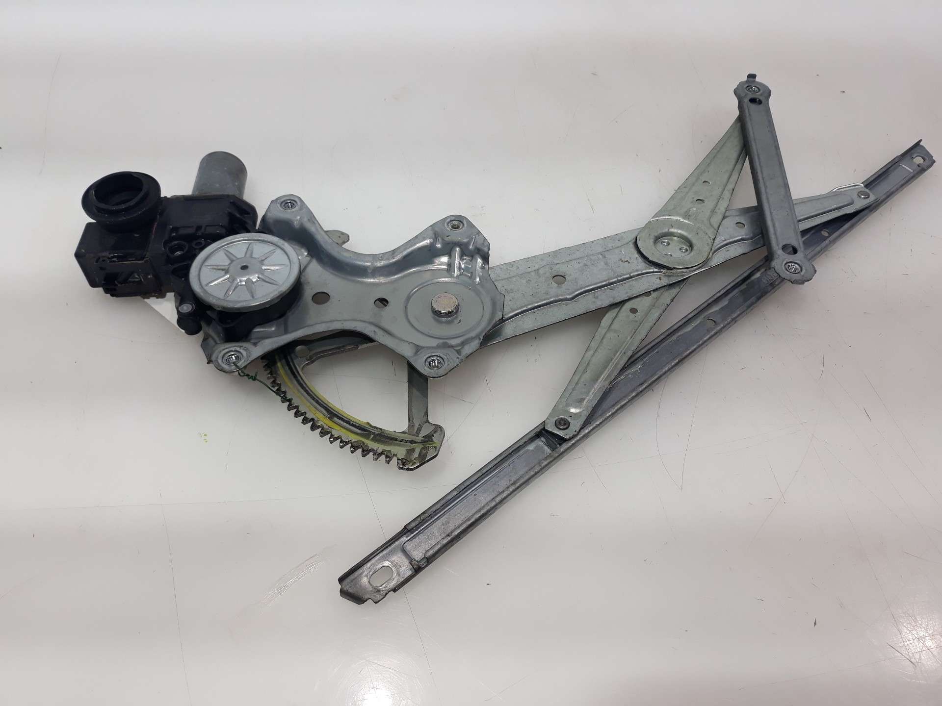 ELEVALUNAS DELANTERO DERECHO LEXUS IS 2013- (6980153040 1502175)