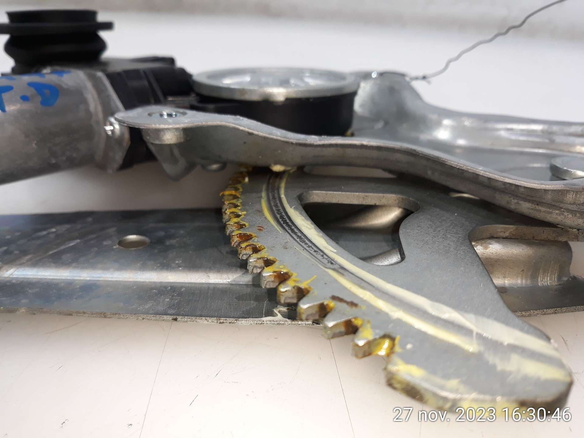 ELEVALUNAS TRASERO DERECHO LEXUS IS 2013- (6980333050 1502177)