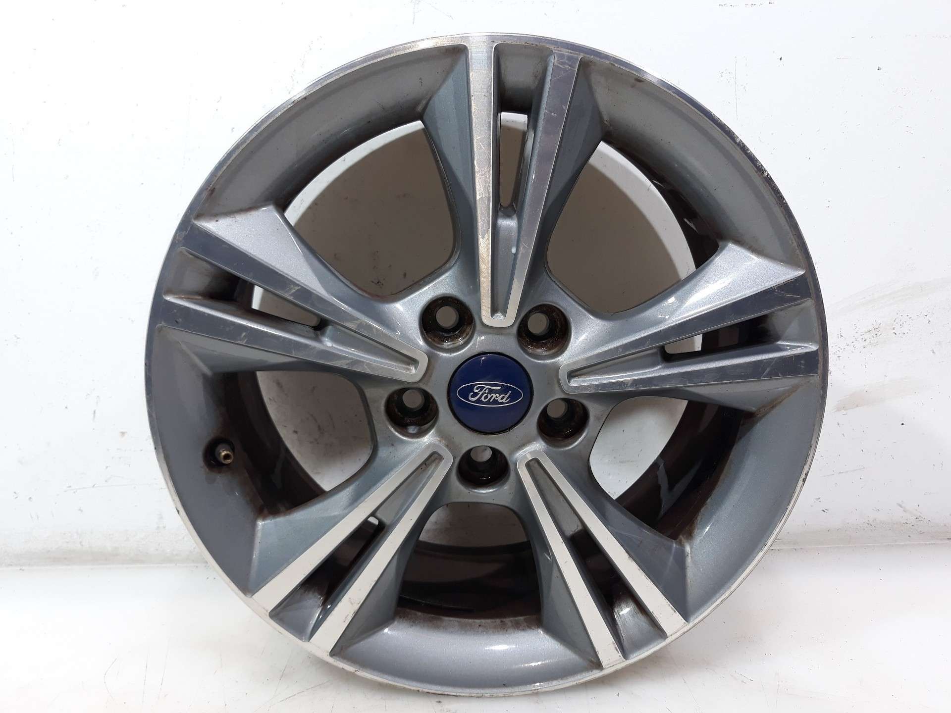 LLANTA FORD FOCUS LIM. 2014-2018 (2237368 1558438)