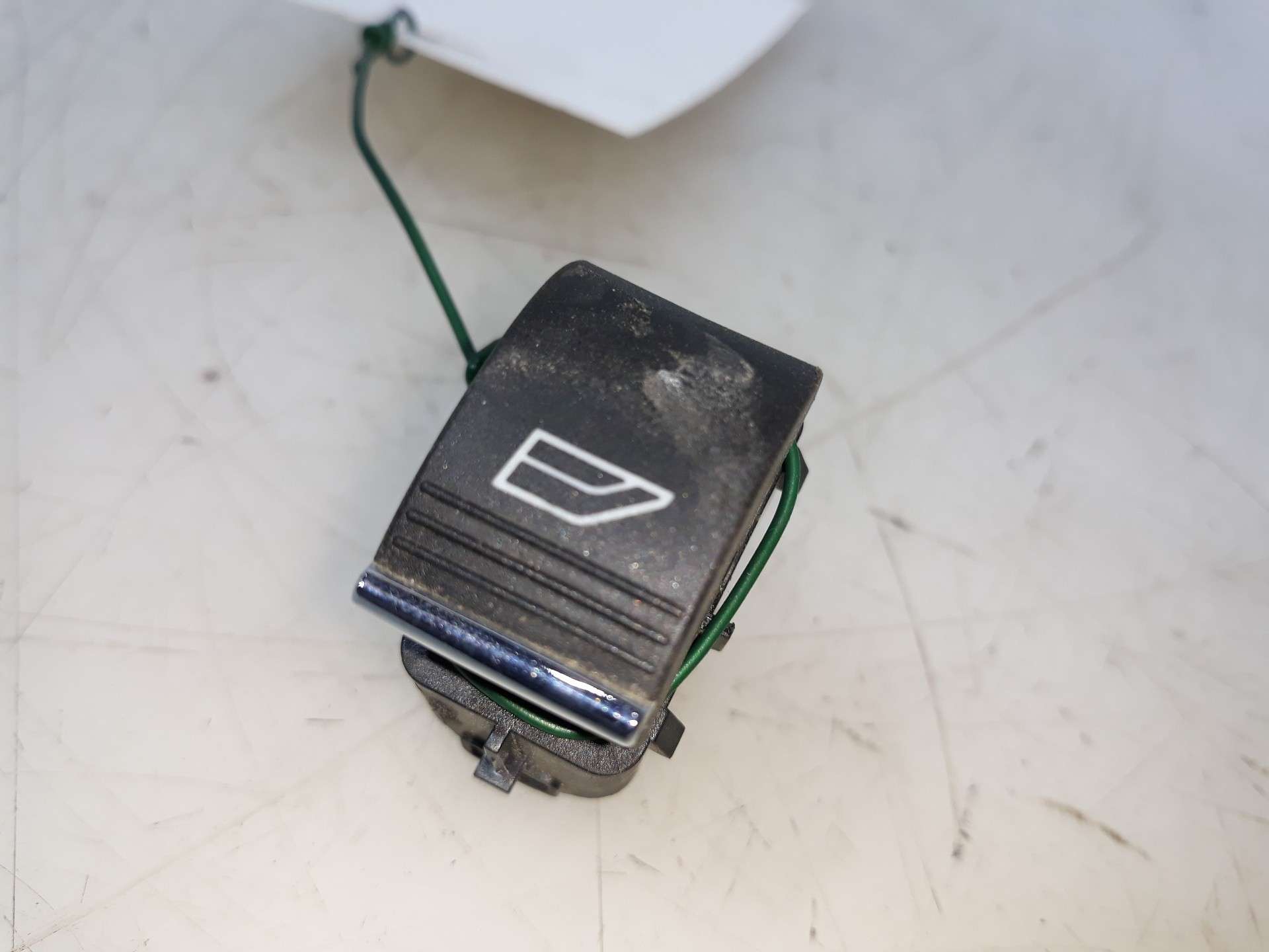 MANDO ELEVALUNAS TRASERO IZQUIERDO FORD FOCUS LIM. 2014-2018 (BM5T14529AC 1558445)