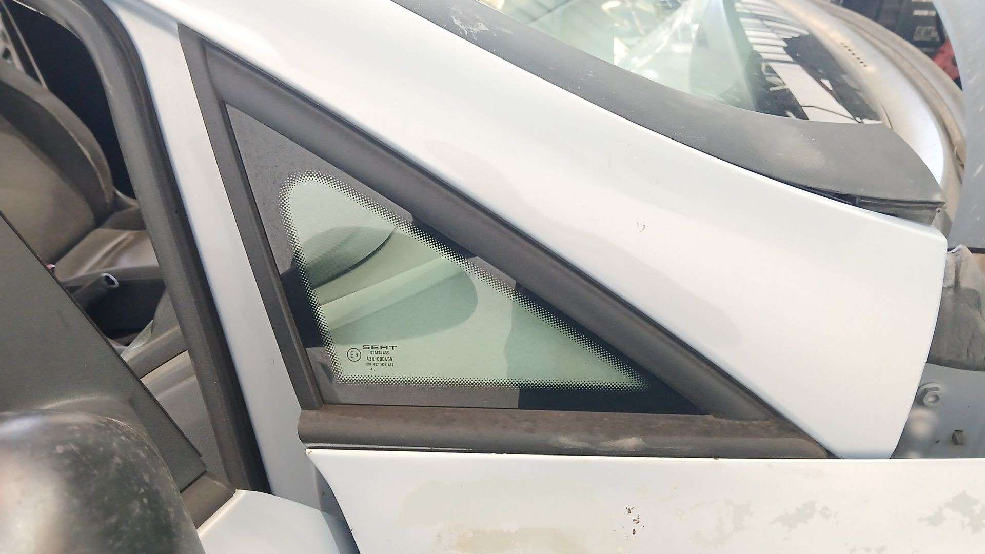 LUNA CUSTODIA DELANTERA DERECHA SEAT ALTEA (5P1) 2004- (5P0845042F9B9 1708863)