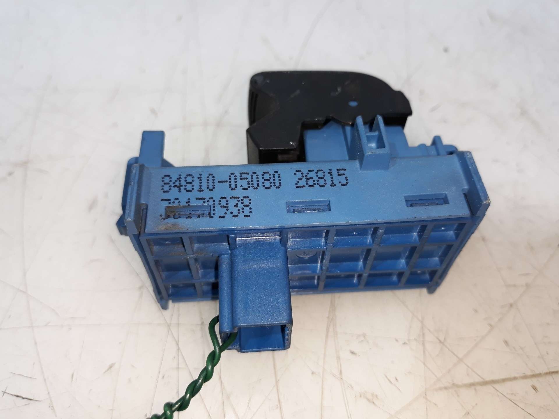 MANDO ELEVALUNAS TRASERO DERECHO TOYOTA AVENSIS Station Wagon (_T27_) 2008-2018 (8481005080 1505467)