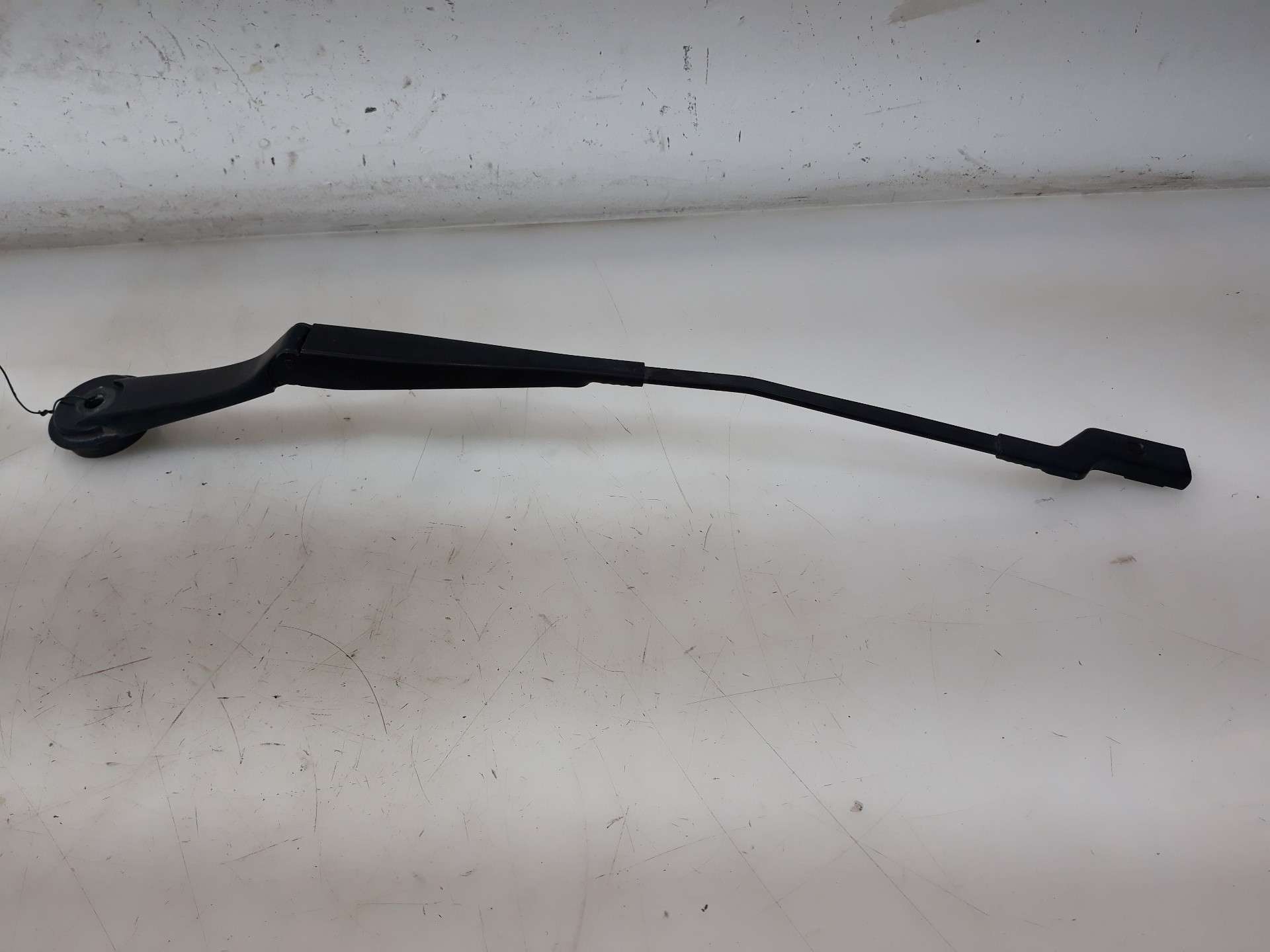 BRAZO LIMPIA DELANTERO IZQUIERDO FORD FOCUS LIM. 2014-2018 (BM5117526AB 1560784)