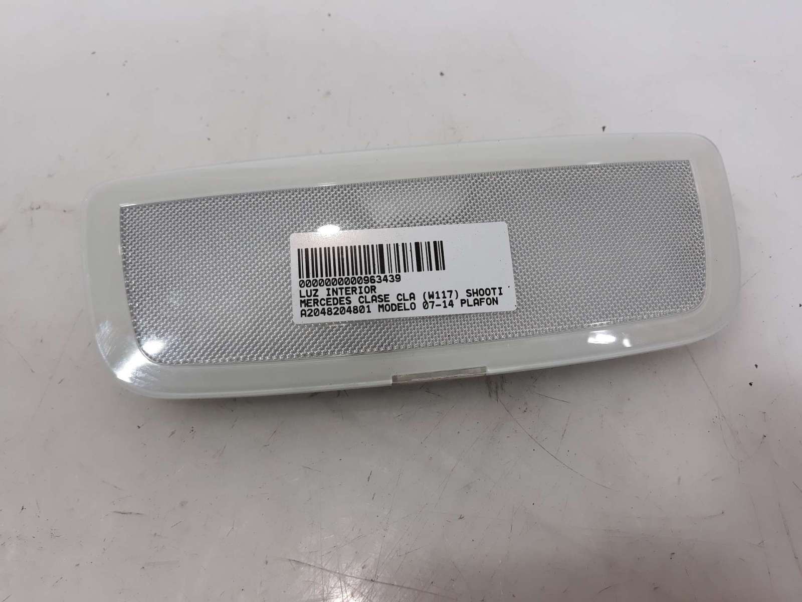 LUZ INTERIOR MERCEDES-BENZ CLASE CLA (W117) 2012-2019 (A2048204801 1409065)