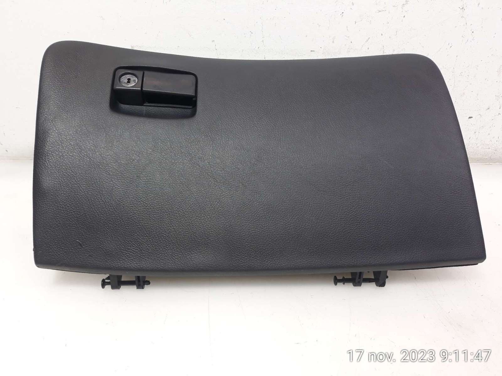 GUANTERA HYUNDAI ix55 2006- (845113J000 1562681)