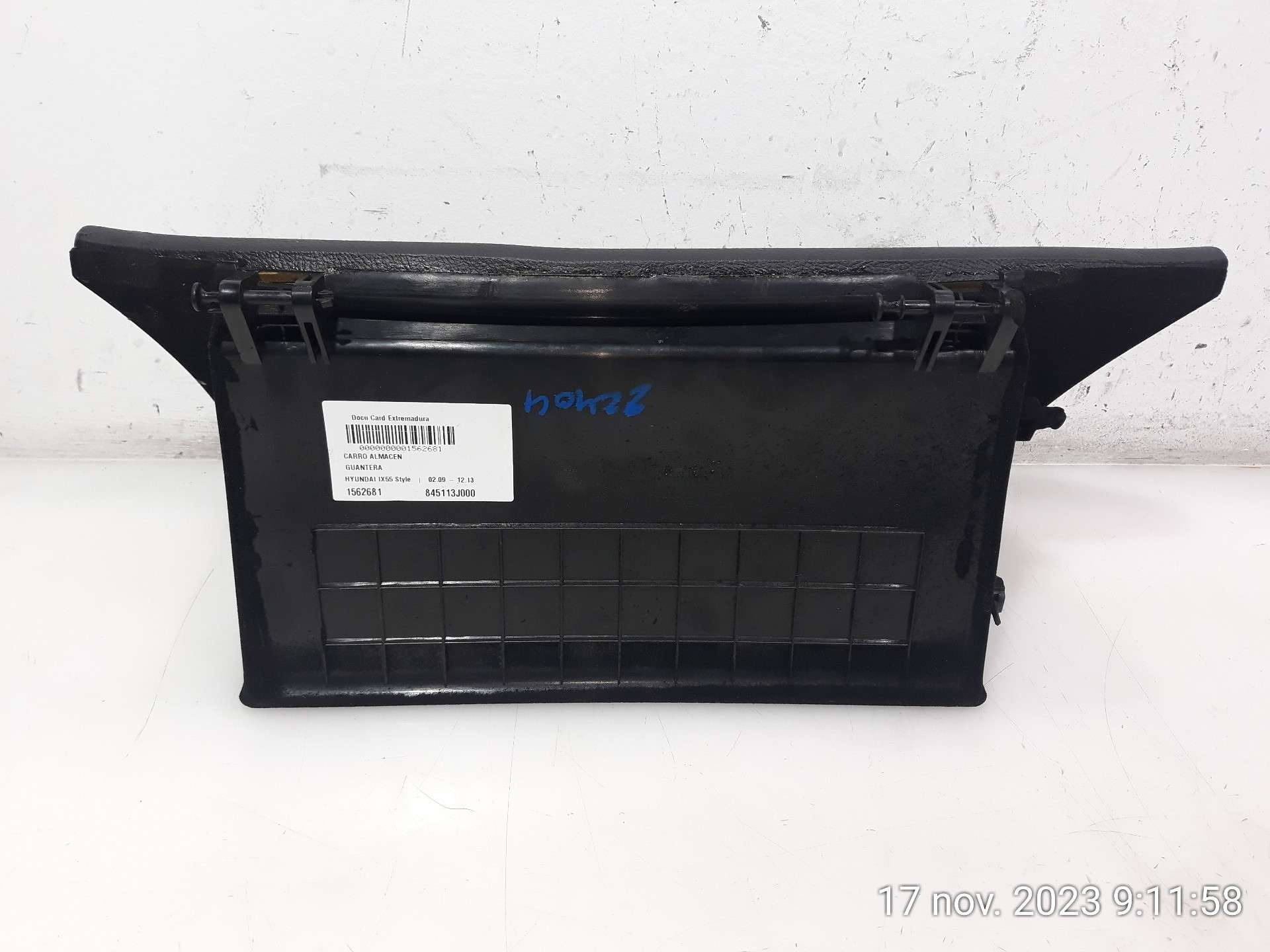 GUANTERA HYUNDAI ix55 2006- (845113J000 1562681)