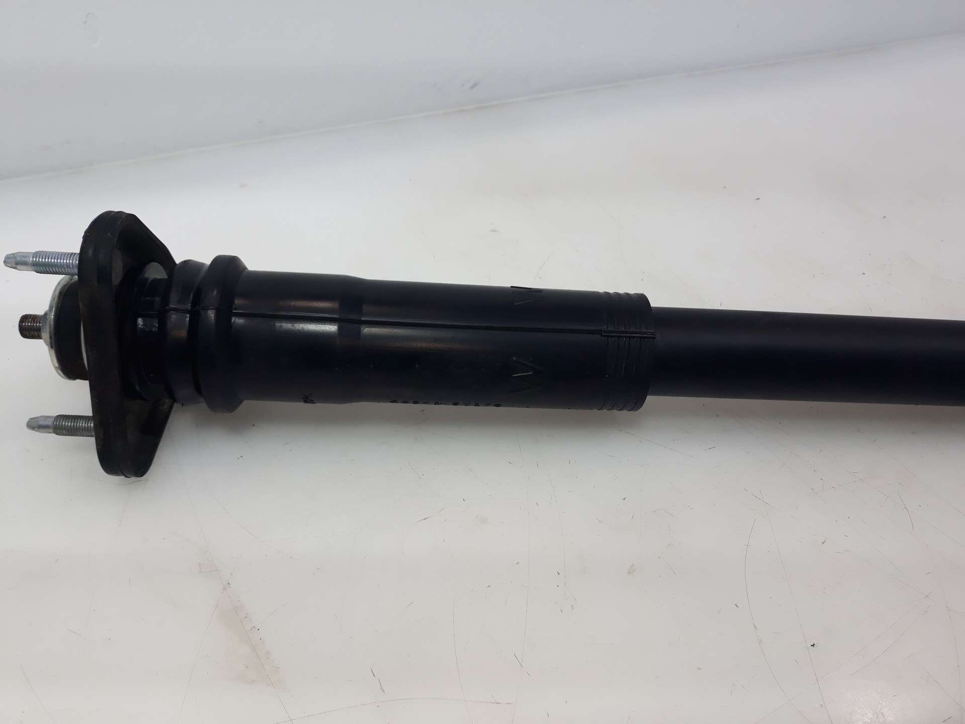 AMORTIGUADOR TRASERO IZQUIERDO LEXUS IS 2013- (4853053421 1508008)