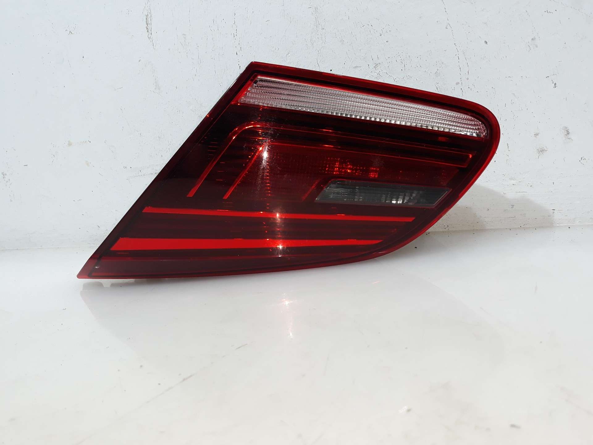 PILOTO TRASERO DERECHO INTERIOR VOLKSWAGEN CC B7 (358) 2011-2016 (3C8945308S 1435856)