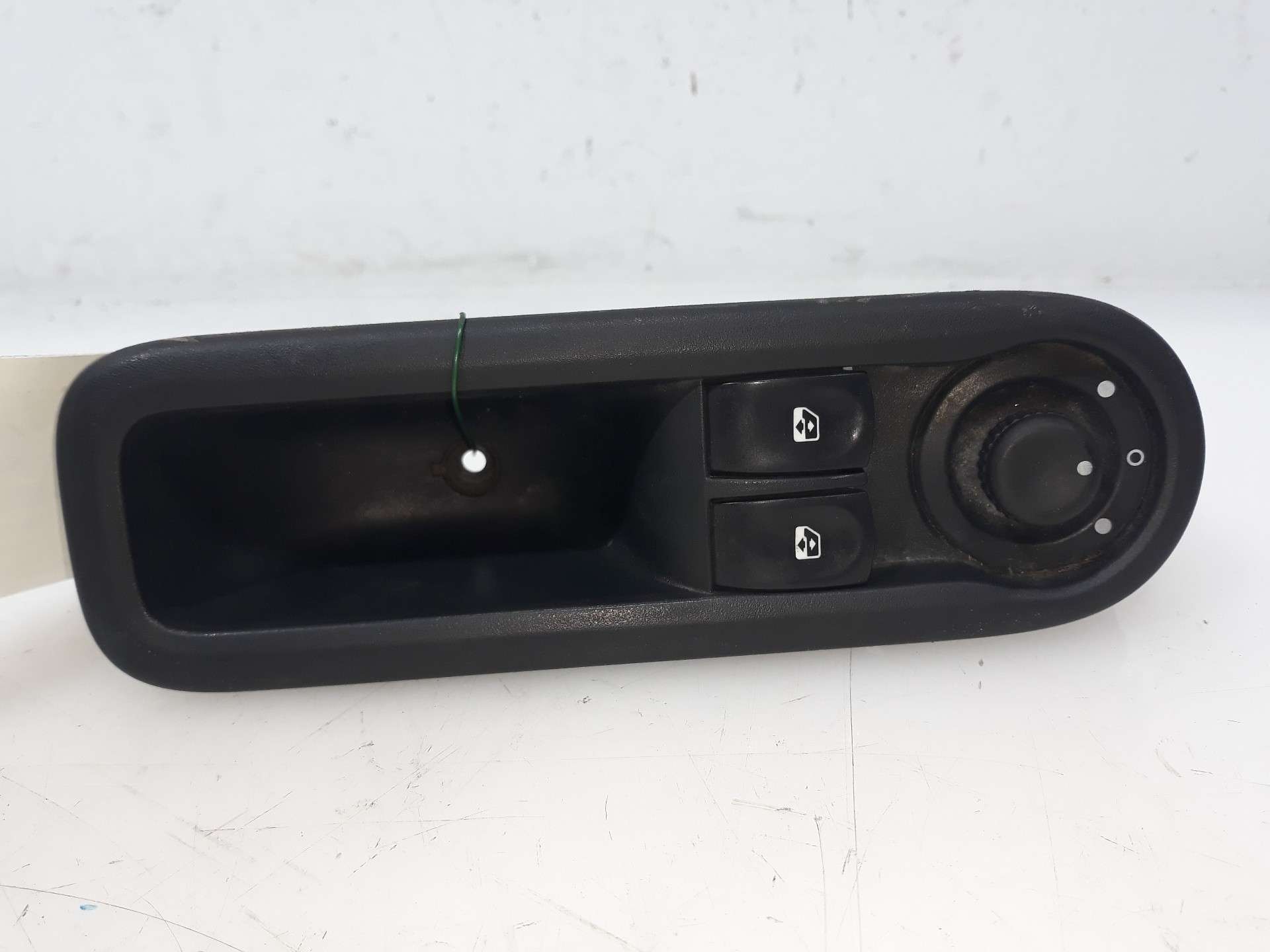 MANDO ELEVALUNAS DELANTERO IZQUIERDO RENAULT TWINGO 2007-2016 (8200356515 1509611)