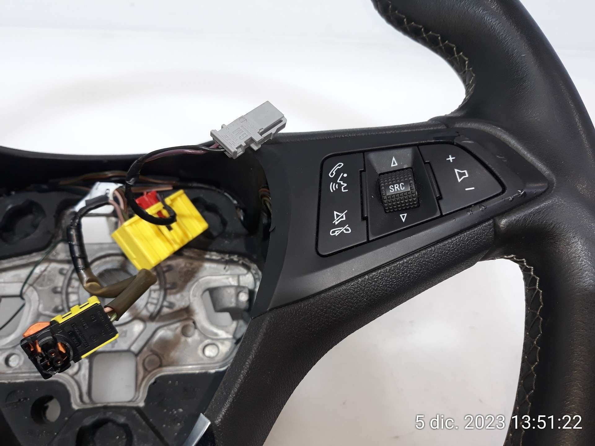 VOLANTE OPEL INSIGNIA GRAND SPORT 2017- (39096088 1565838)