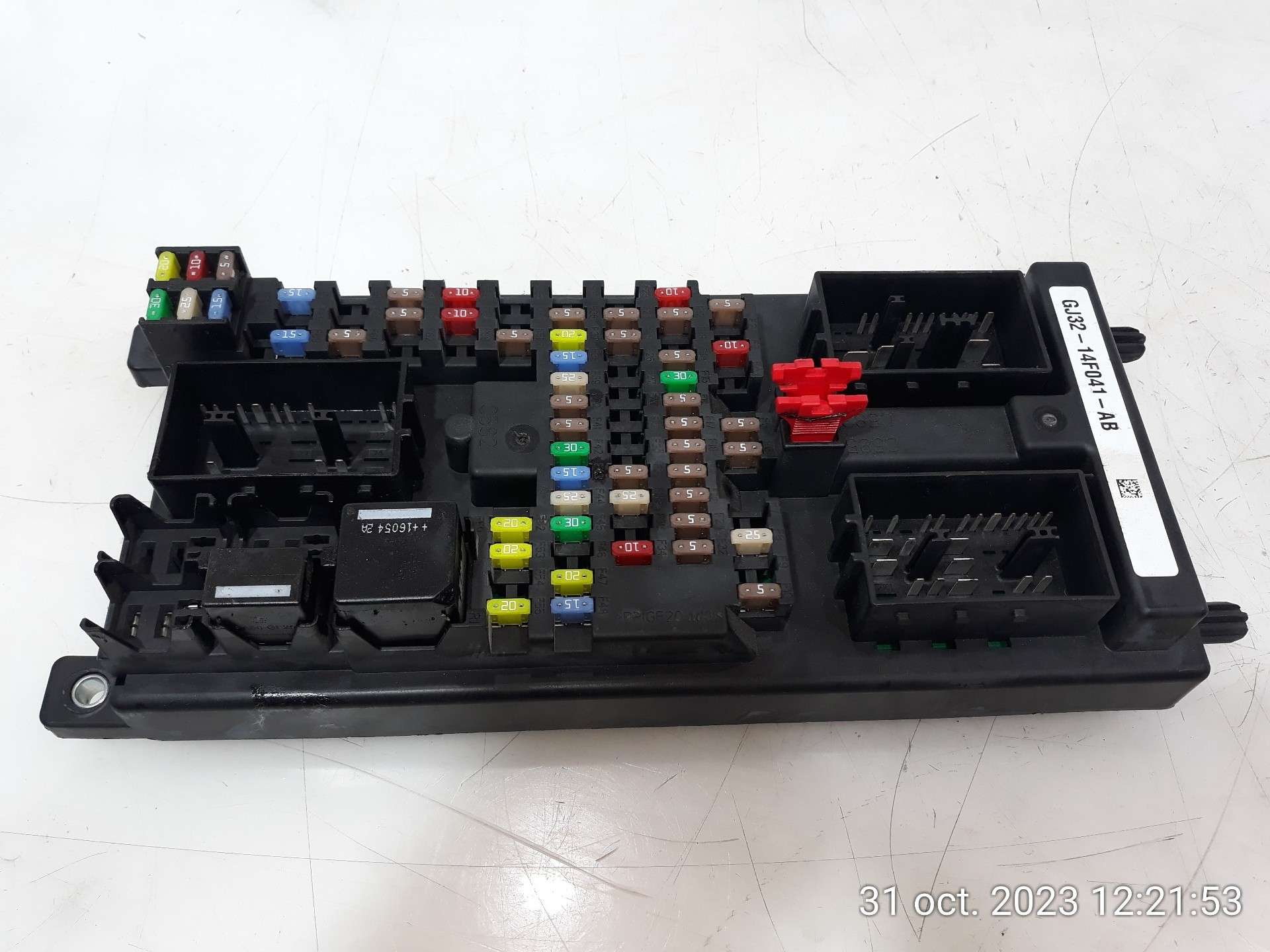 CAJA RELES / FUSIBLES LAND ROVER EVOQUE 2011-2018 (GJ3214F041AB 1567094)