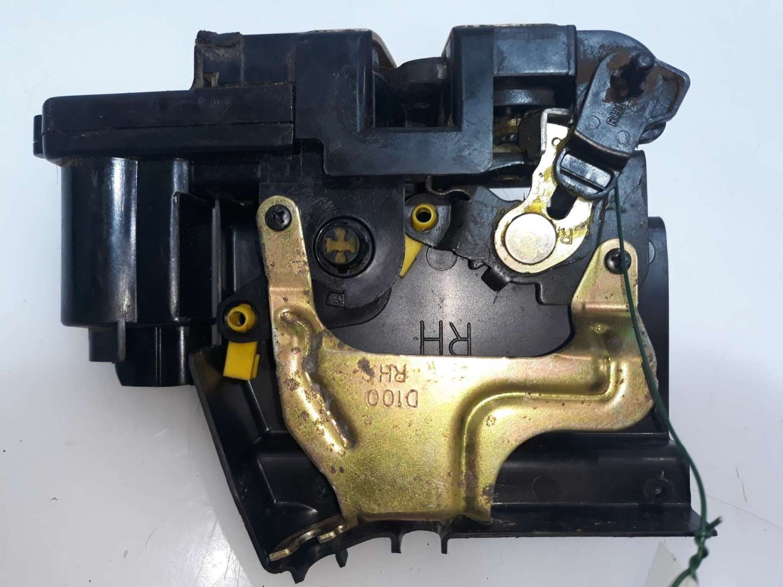 CERRADURA PUERTA TRASERA DERECHA SSANGYONG KYRON 2005-2011 (7132009005 1567135)